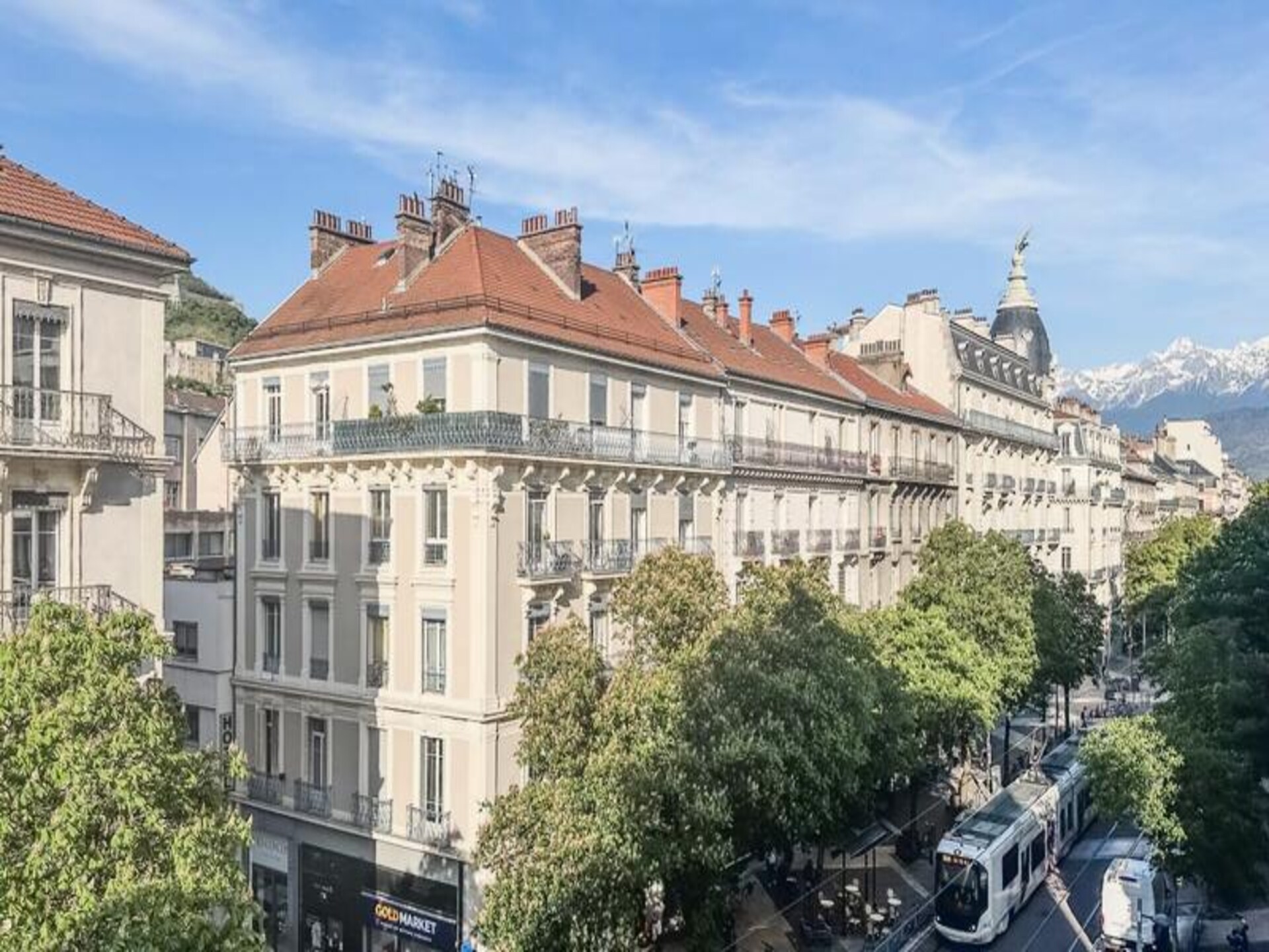 Gerenoveerd appartement met balkon in hartje Grenoble, vlakbij station - foto 21