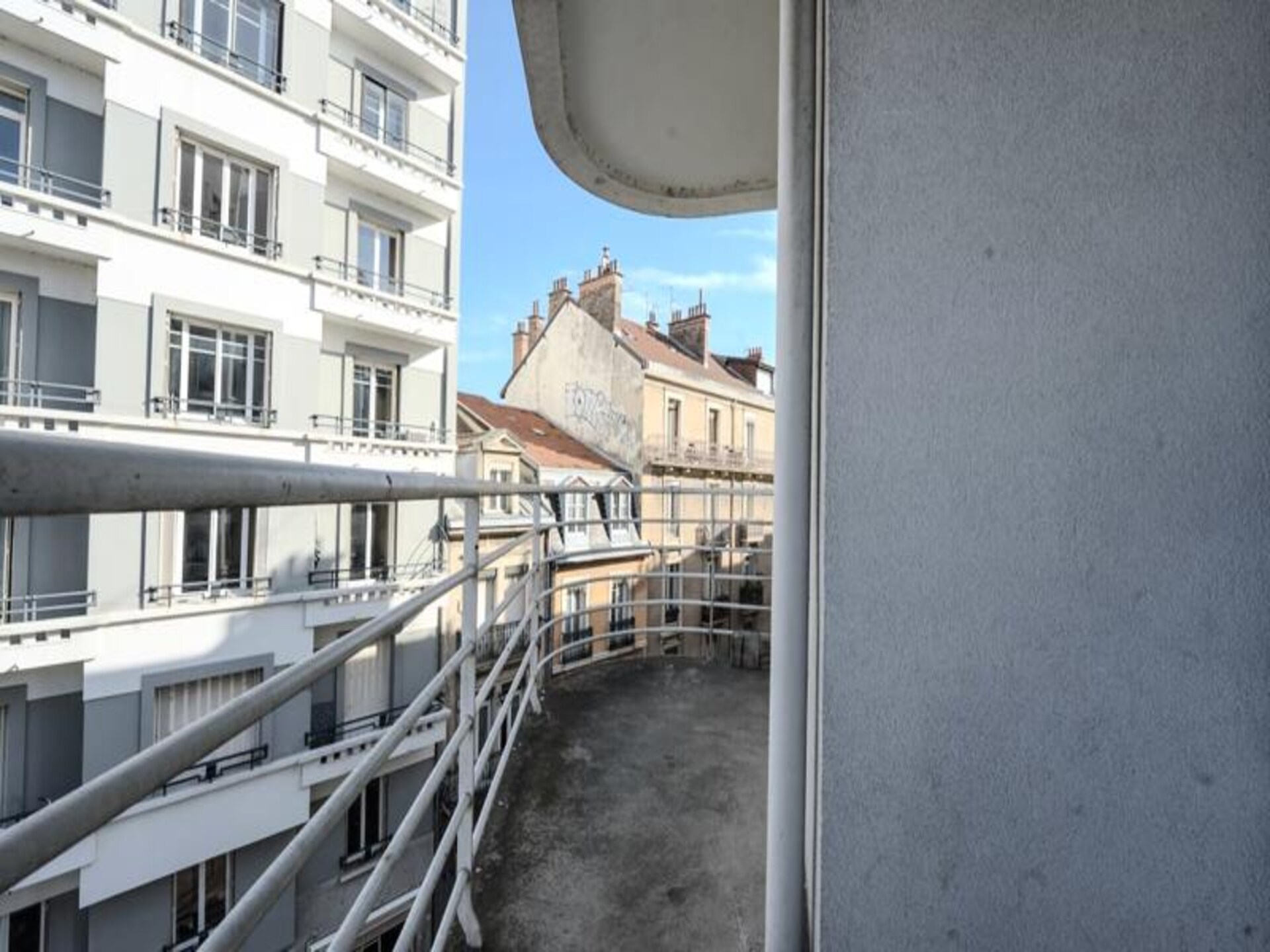 Gerenoveerd appartement met balkon in hartje Grenoble, vlakbij station - foto 23