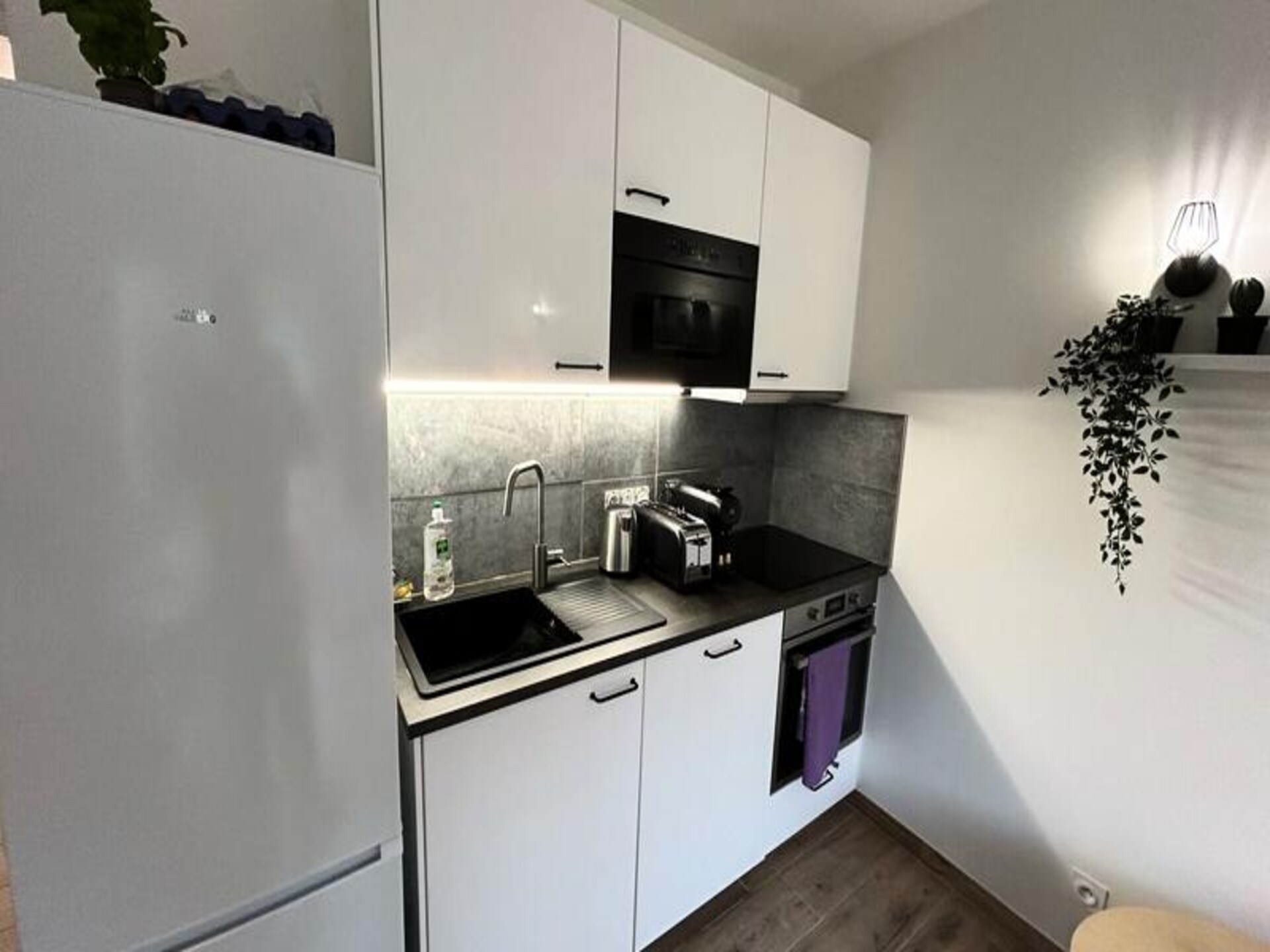 Licht appartement bij strand Bormes-les-Mimosas, airco & parkeren - foto 9
