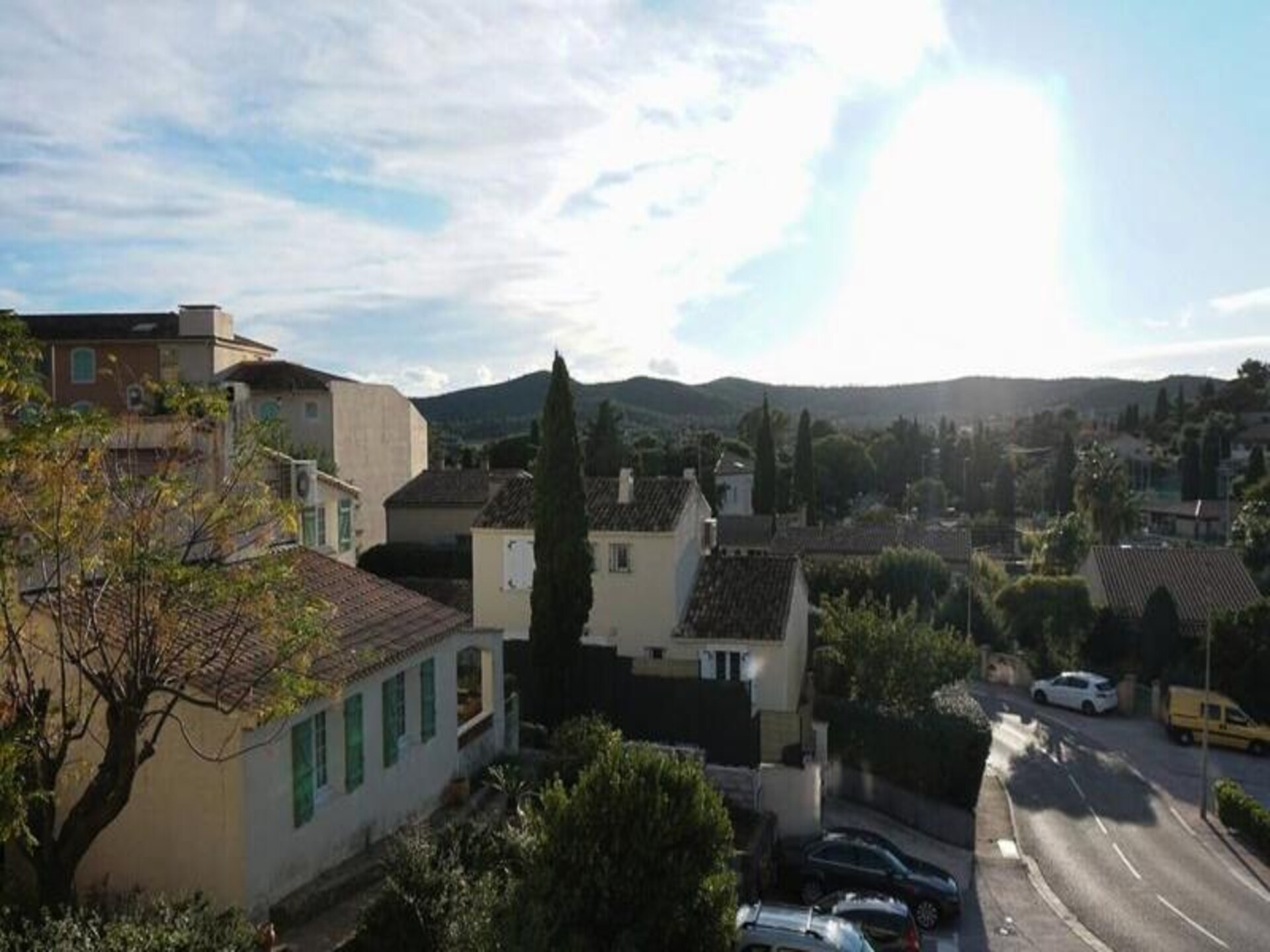 Licht appartement in Bormes-les-Mimosas met zonnig terras op het zuiden - foto 7
