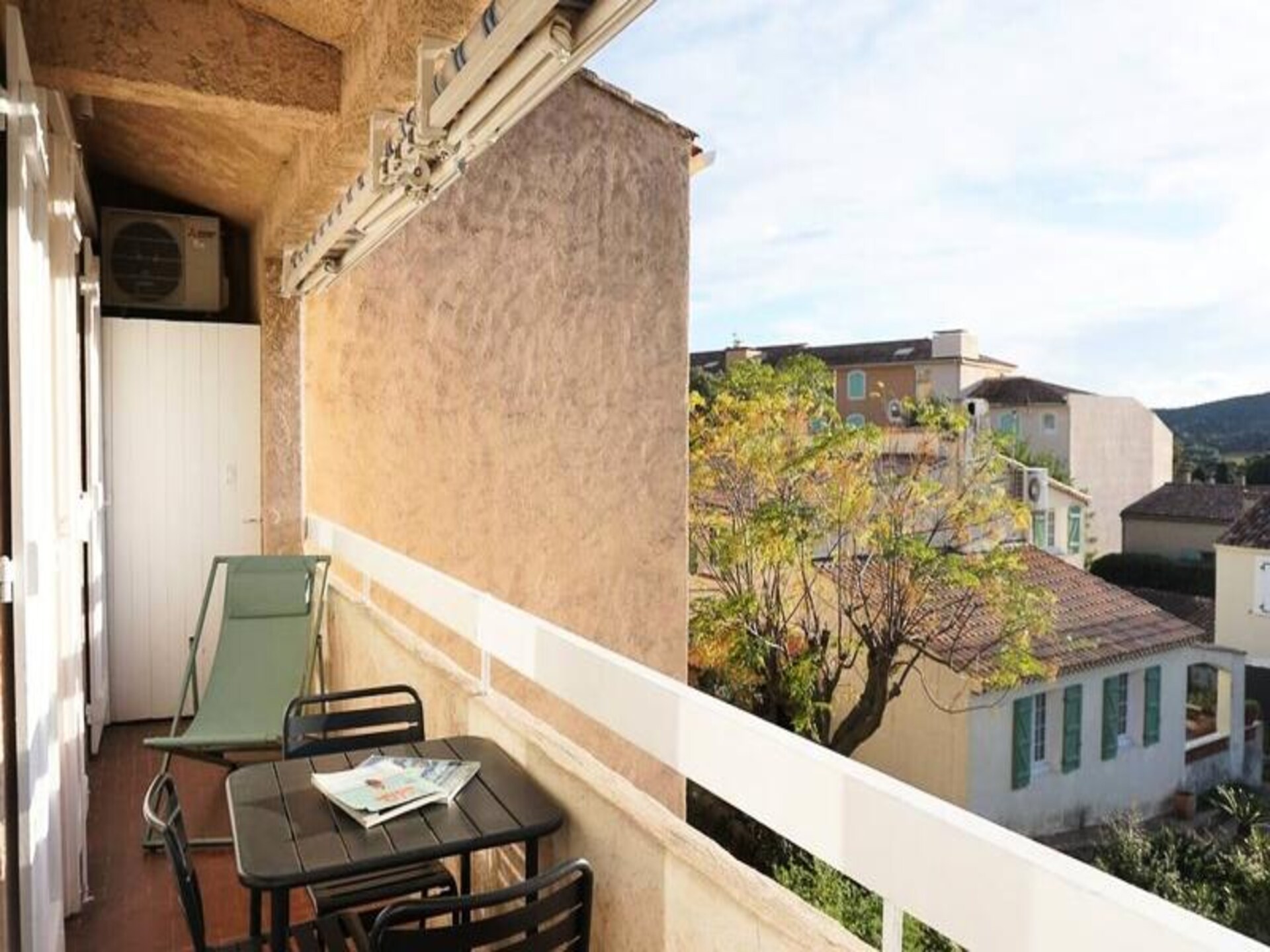 Licht appartement in Bormes-les-Mimosas met zonnig terras op het zuiden - foto 9