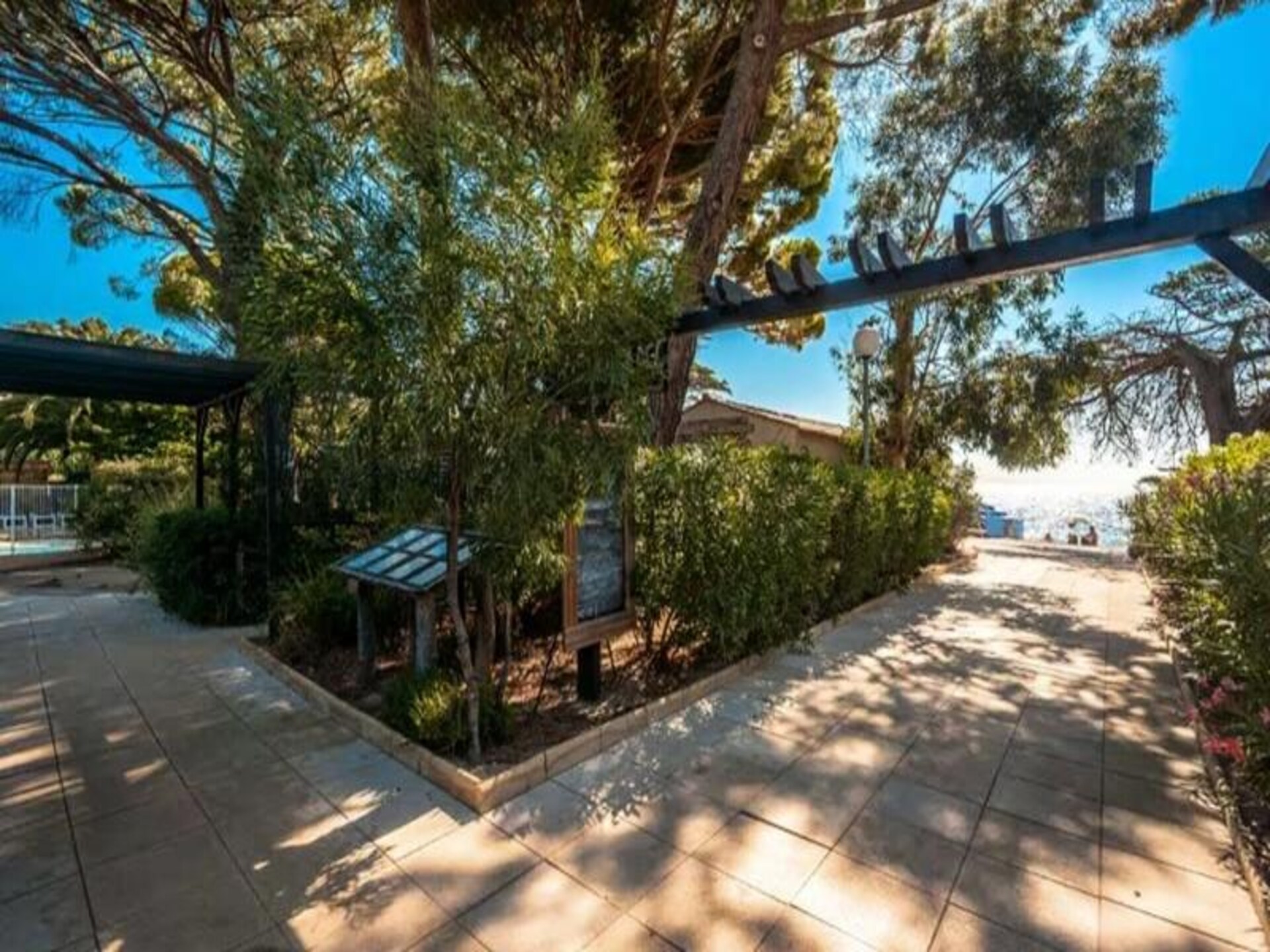 T2 appartement met zeezicht direct aan strand Pramousquier, Le Lavandou - foto 15