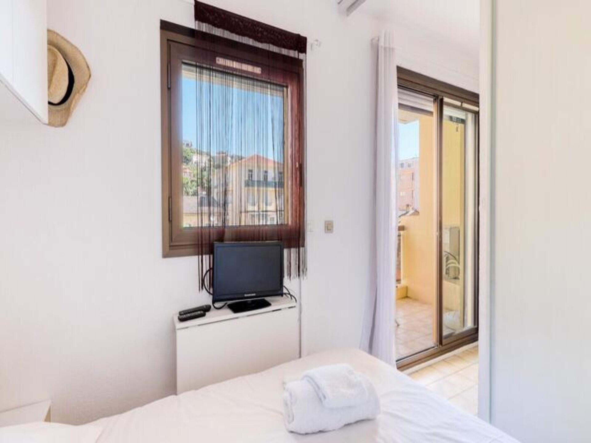 Knus appartement in Le Lavandou met airco, op 200 meter van het strand - foto 8