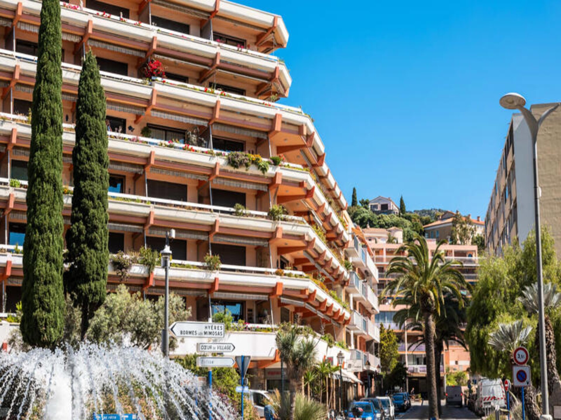 Le Diamant du Soleil: Nieuw appartement met zeezicht in centrum Le Lavandou - foto 23