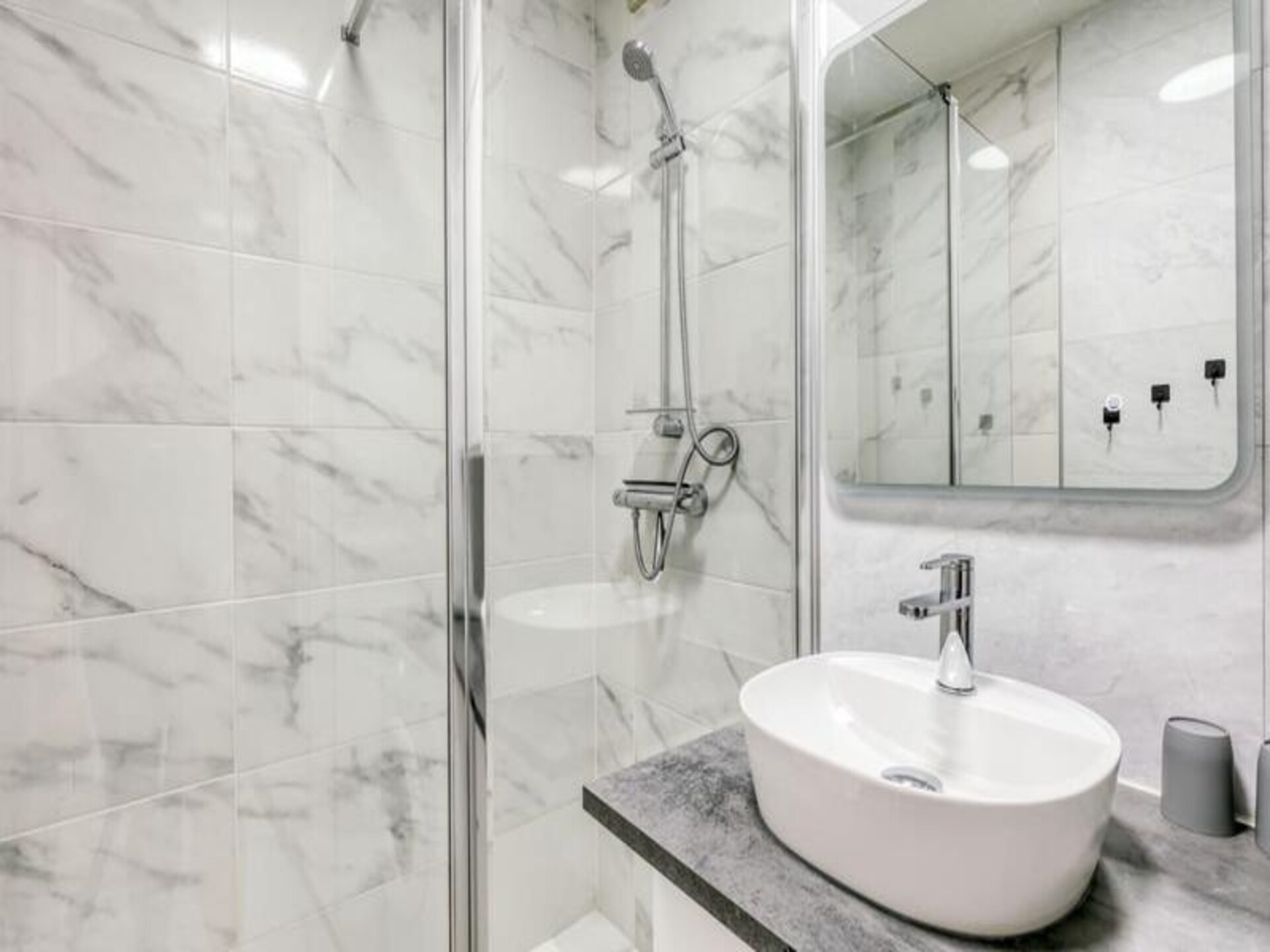 Le Diamant du Soleil: Nieuw appartement met zeezicht in centrum Le Lavandou - foto 25