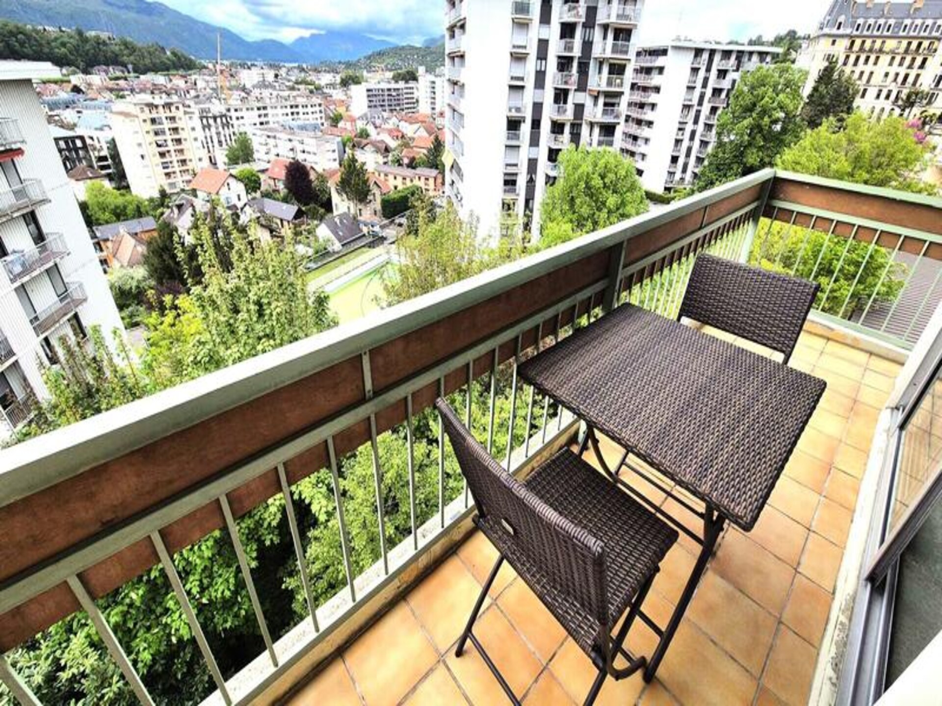 Elegant appartement met balkon op het westen nabij het meer van Bourget - foto 4