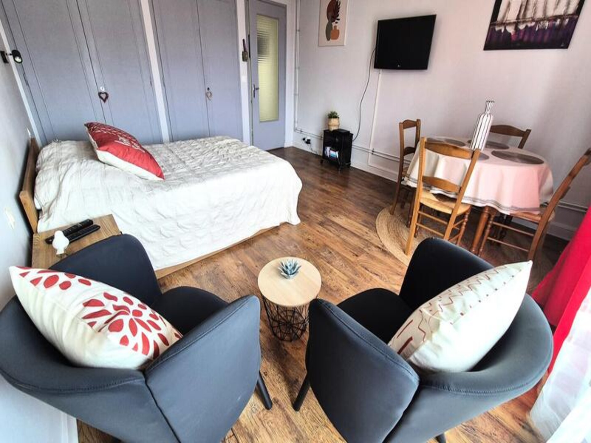 Elegant appartement met balkon op het westen nabij het meer van Bourget - foto 8
