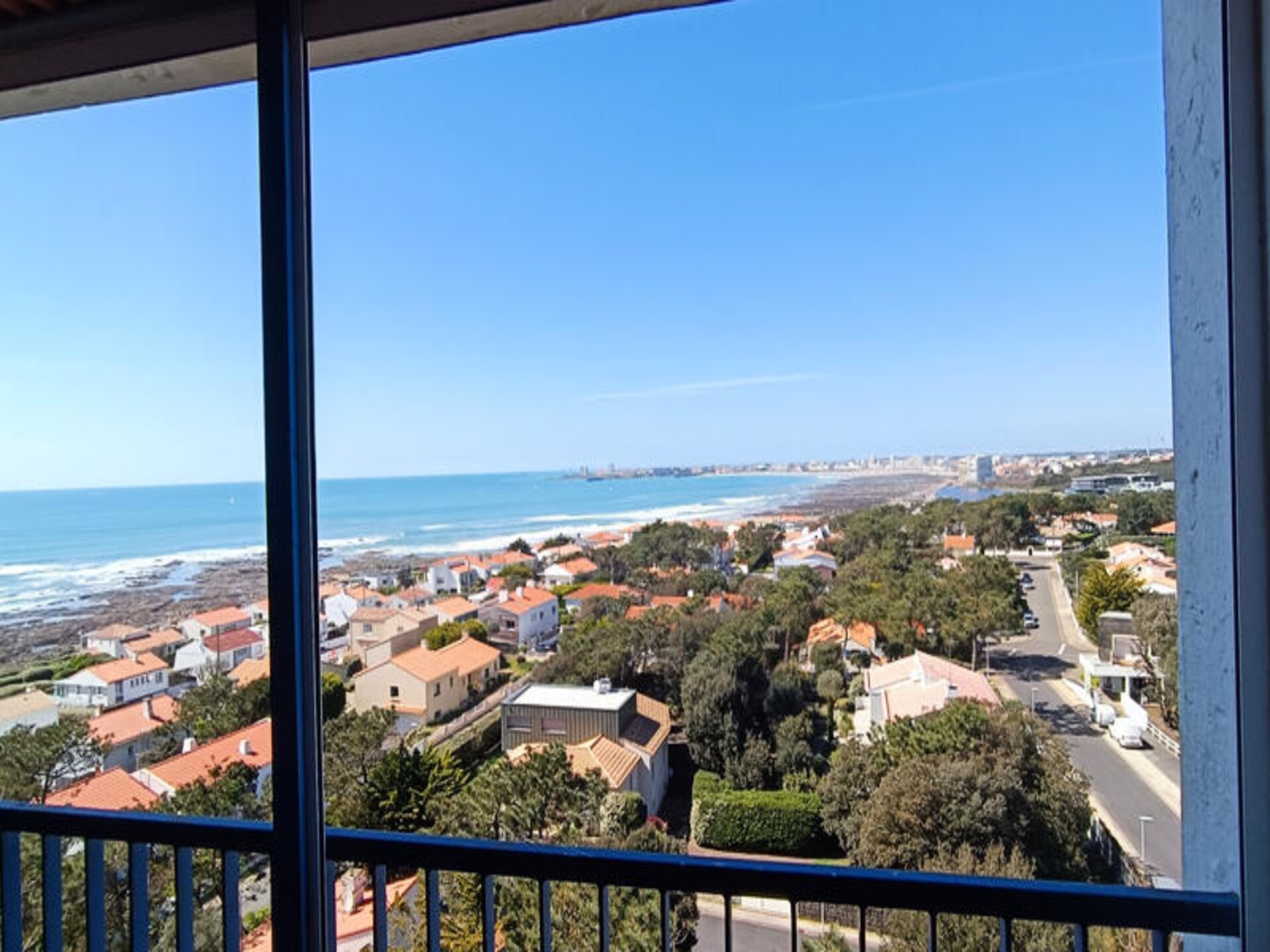 Licht appartement op de 8e verdieping met panoramisch uitzicht op de baai - foto 2