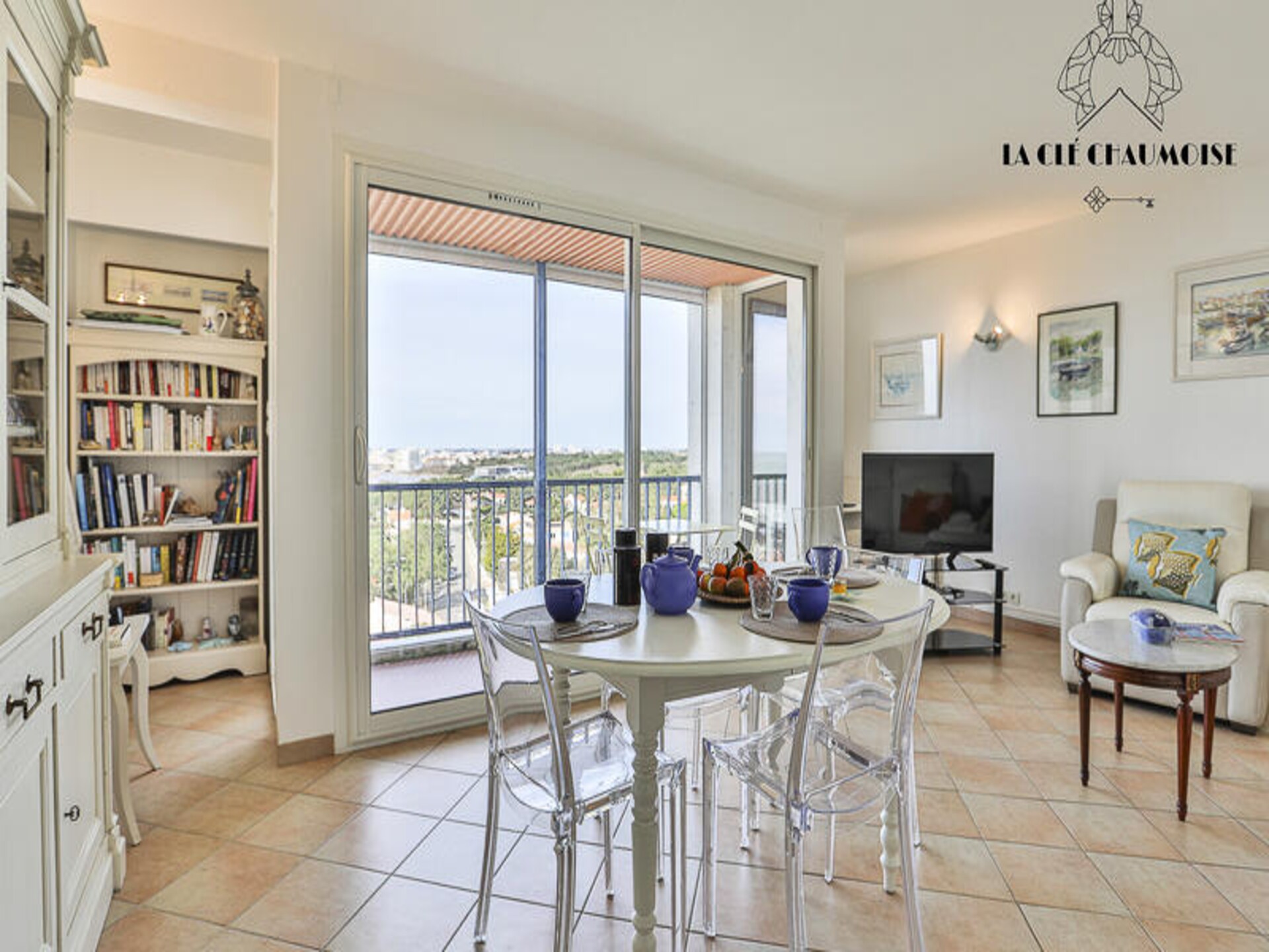 Licht appartement op de 8e verdieping met panoramisch uitzicht op de baai - foto 12