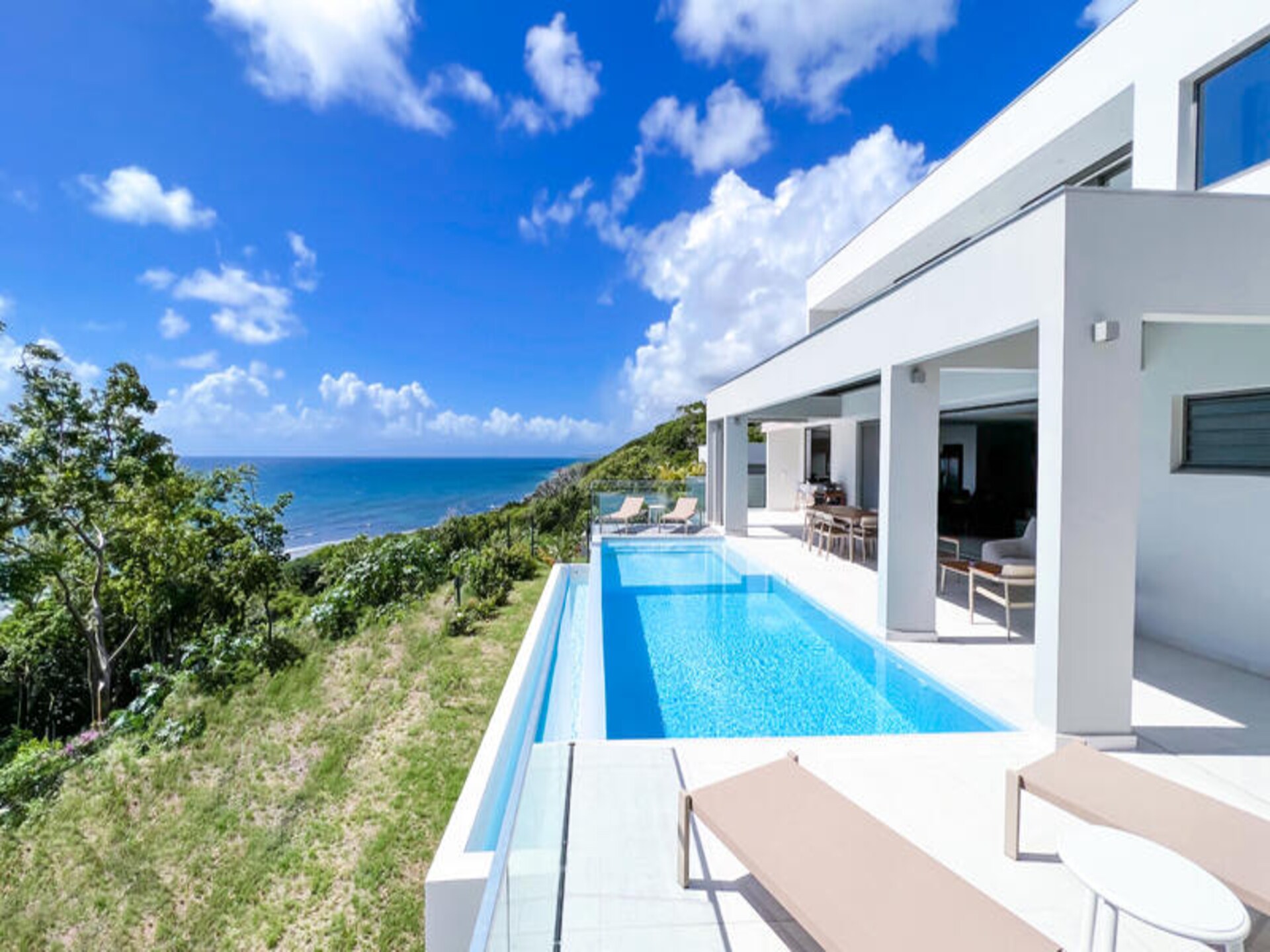Villa Aqua: Luxe aan Zee met Infinity Pool en 4 Suites in Saint-François - foto 1