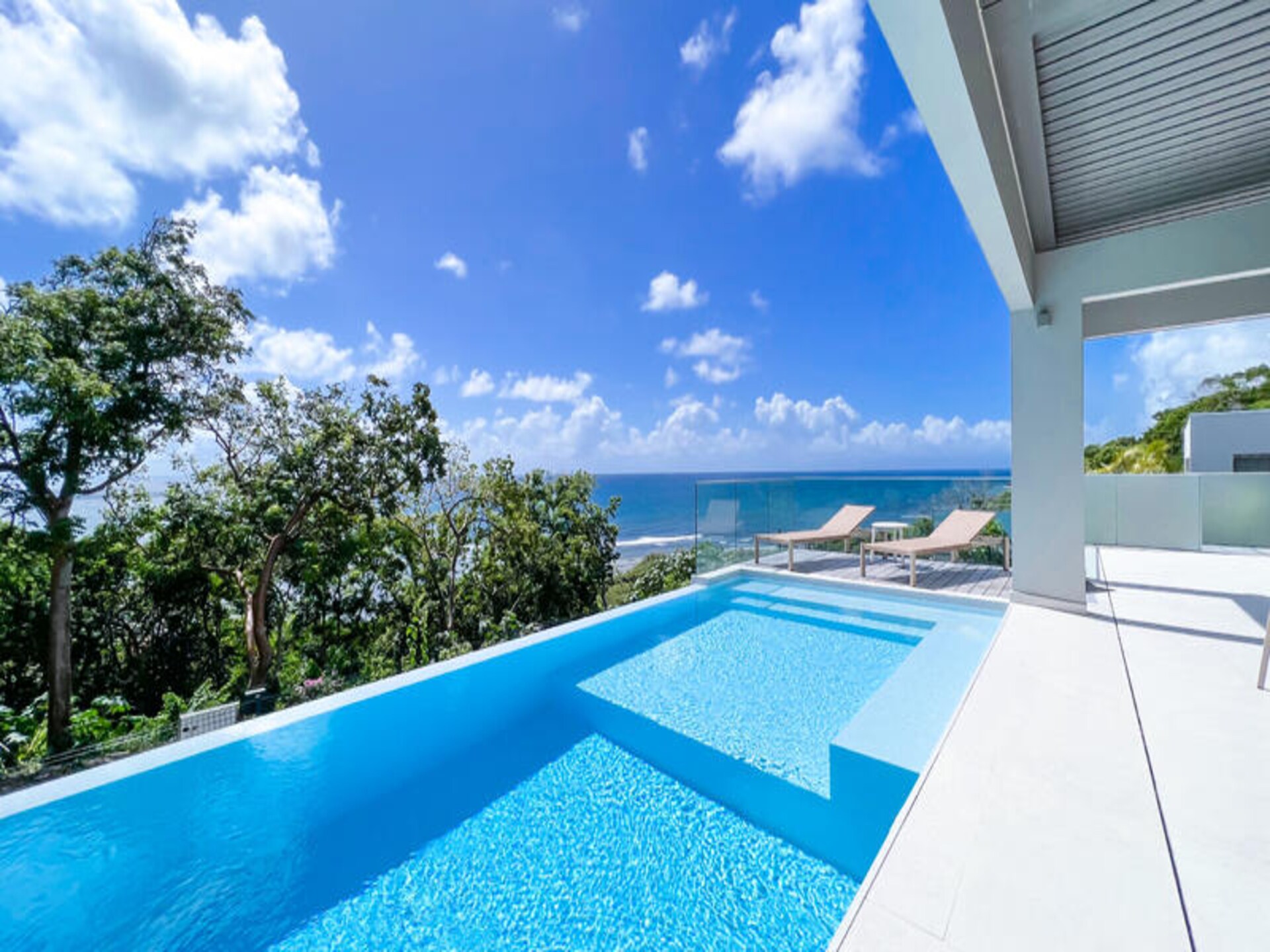 Villa Aqua: Luxe aan Zee met Infinity Pool en 4 Suites in Saint-François - foto 2