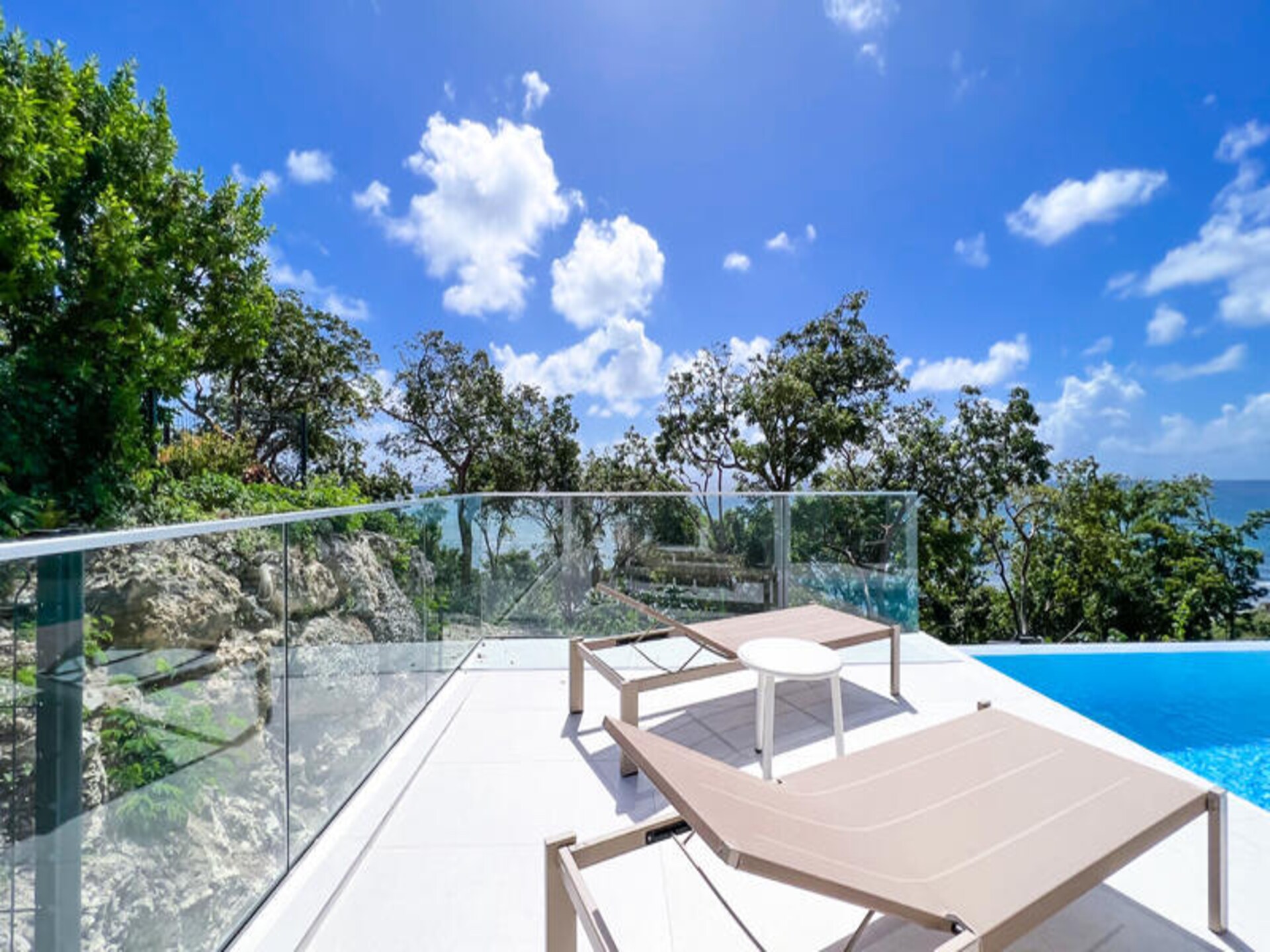 Villa Aqua: Luxe aan Zee met Infinity Pool en 4 Suites in Saint-François - foto 4