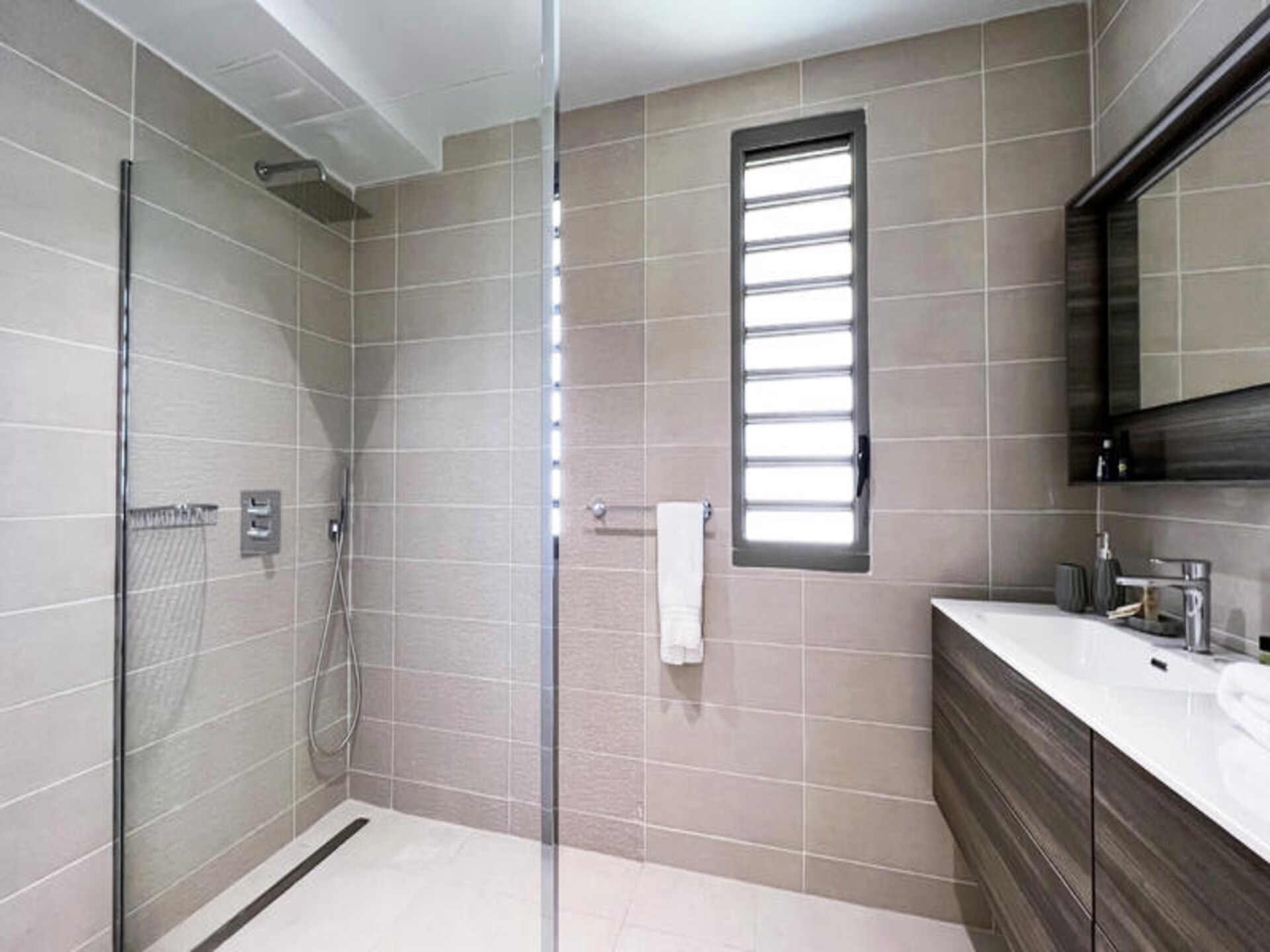 Villa Corail Bleu: Luxe appartement direct aan zee in Saint-François - foto 17