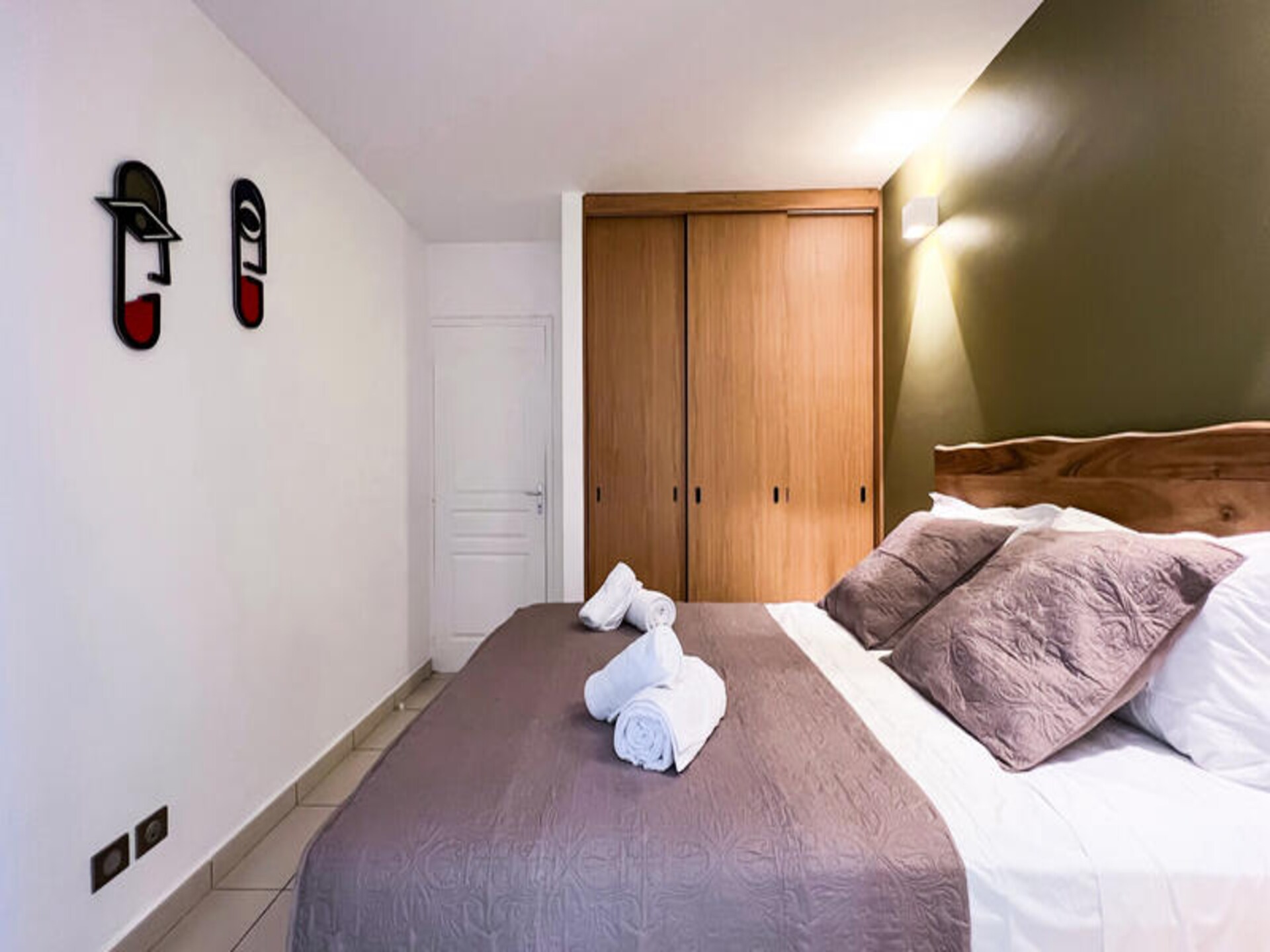 Ruim appartement in Saint-François met airco, tuin en privépad naar zee - foto 17