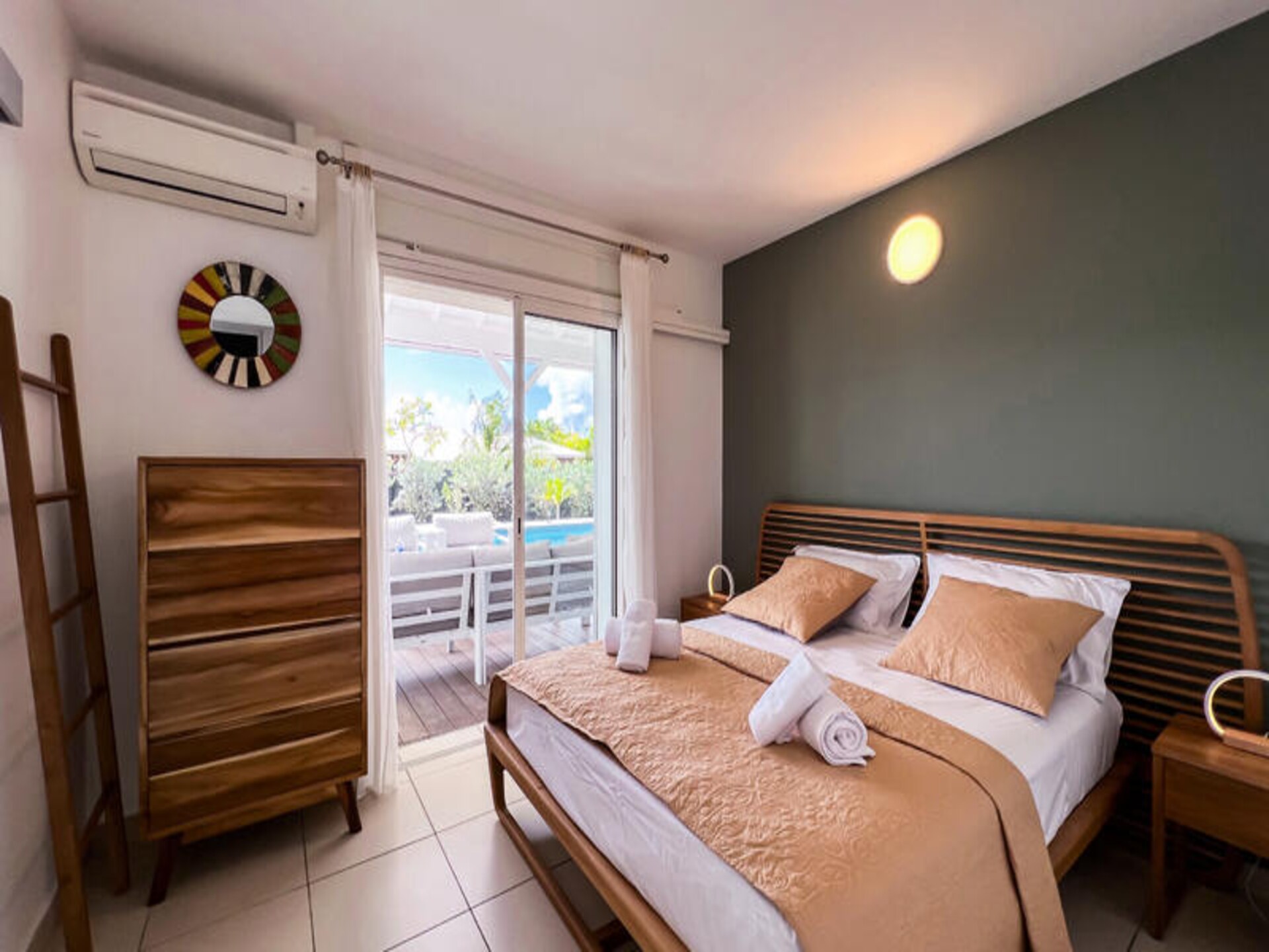 Ruim appartement in Saint-François met airco, tuin en privépad naar zee - foto 19