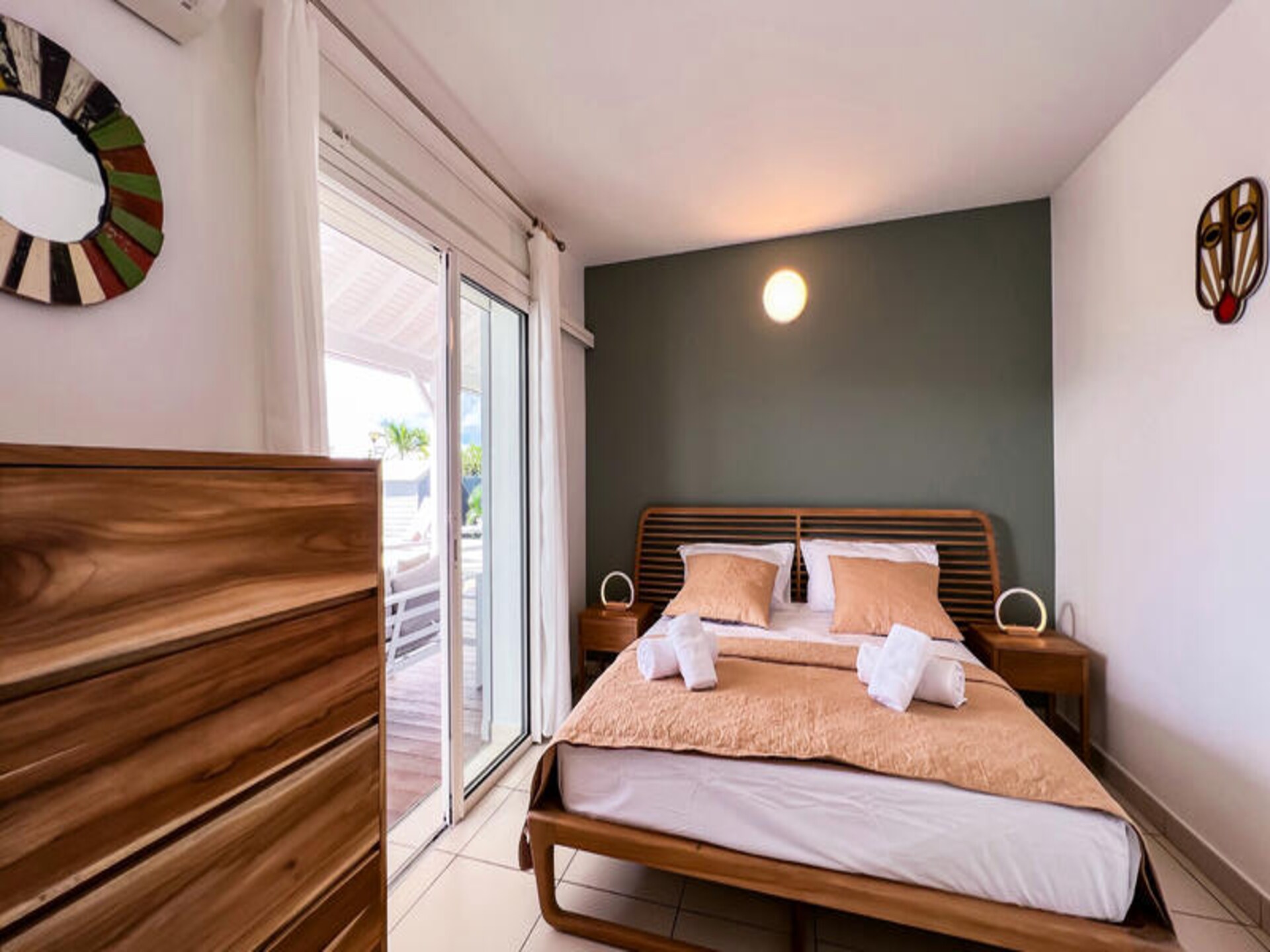 Ruim appartement in Saint-François met airco, tuin en privépad naar zee - foto 20