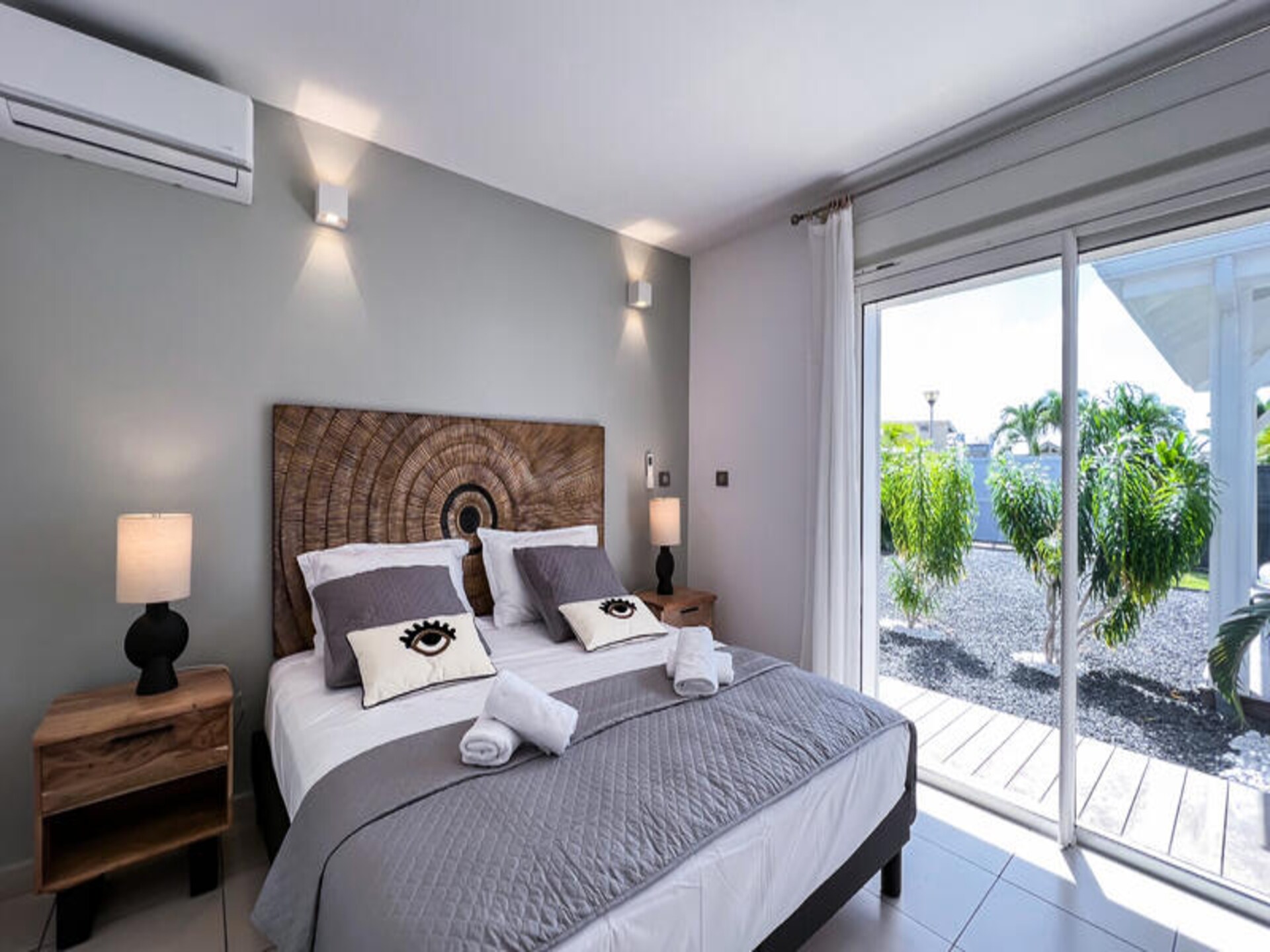 Ruim appartement in Saint-François met airco, tuin en privépad naar zee - foto 23