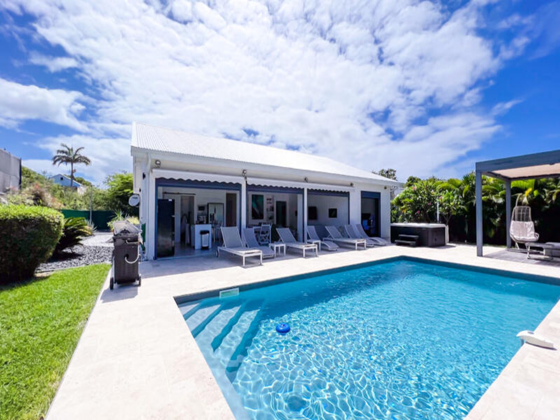 Luxe villa met privézwembad en jacuzzi nabij Saint-François - foto 1