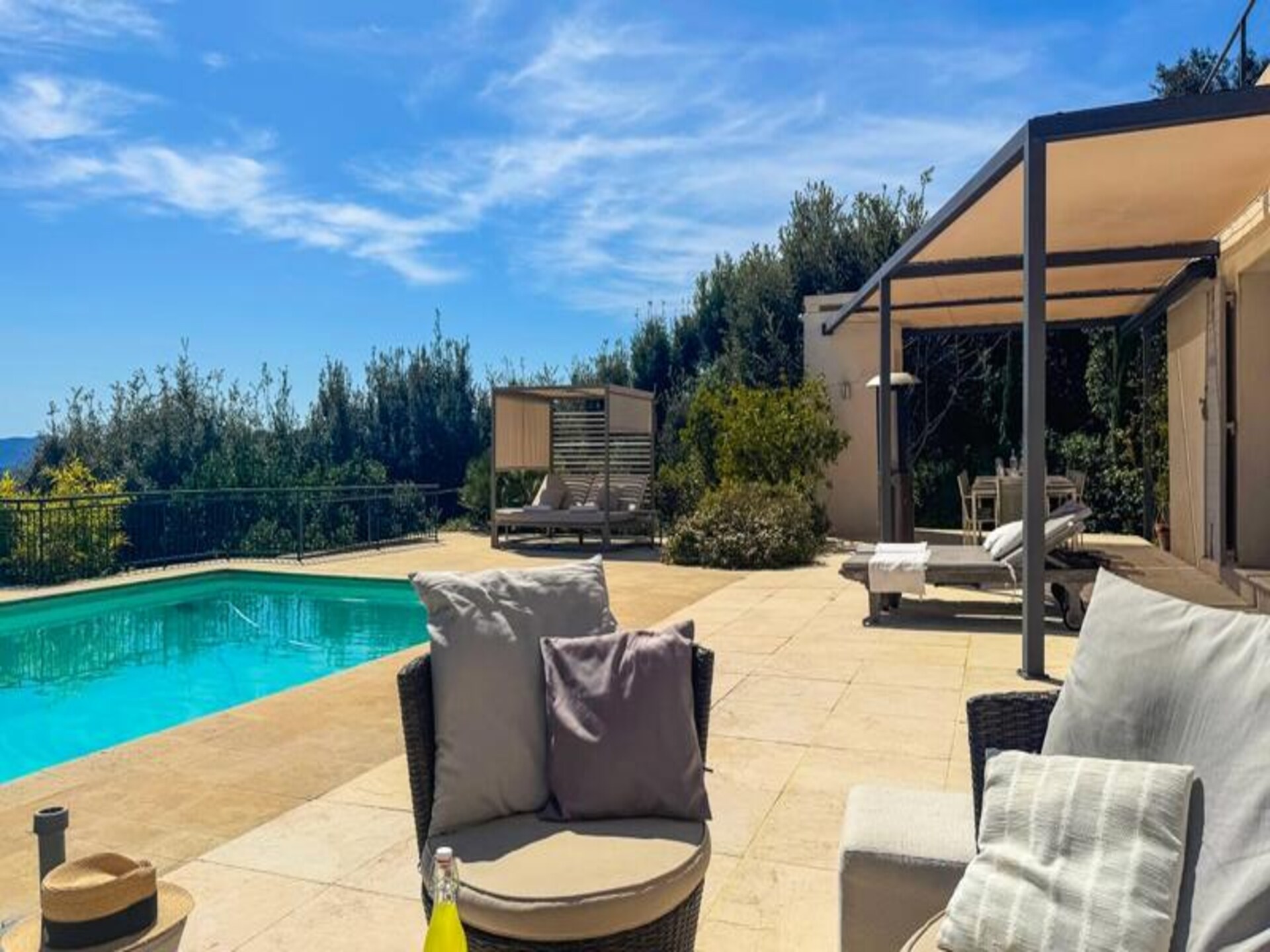 Luxe villa voor 8 in Montauroux met privézwembad, tennisbaan en bergzicht - foto 36