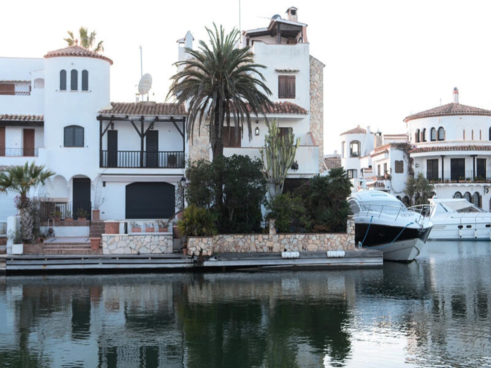 Kanaalzicht studio in Empuriabrava met terras en airco - foto 14