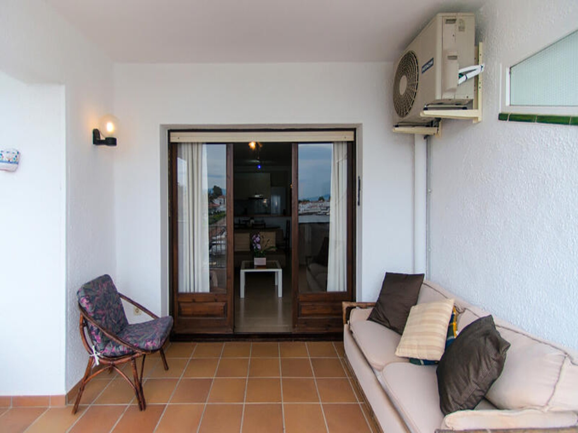 Appartement aan de kanalen van Empuriabrava met zwembad en terras - foto 19