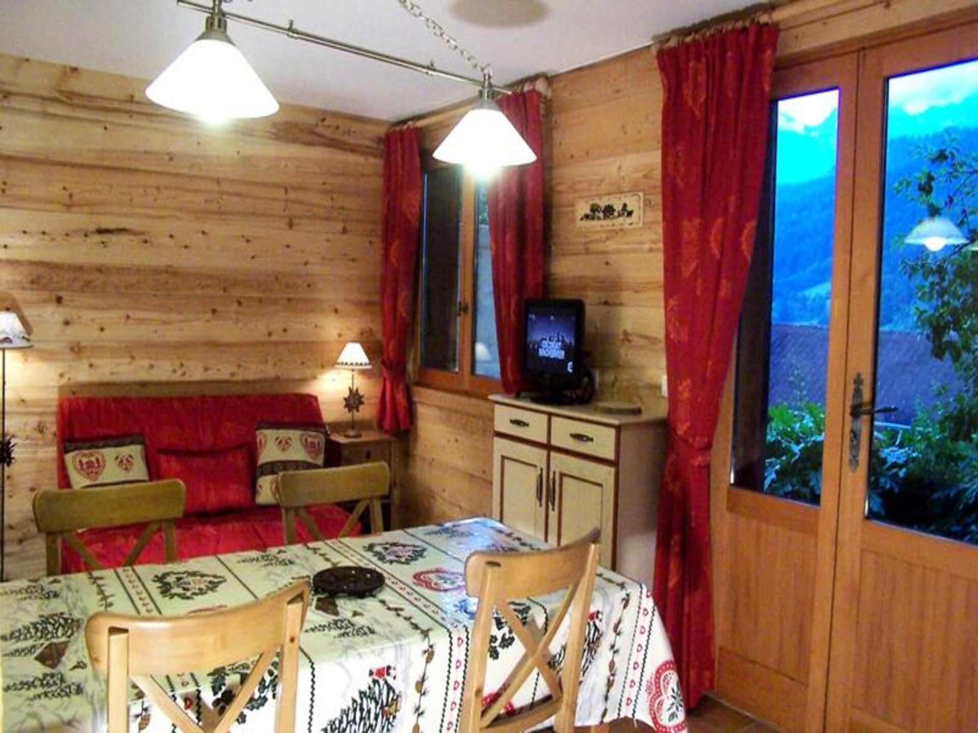 Zonnig appartement op het zuiden in Grand-Bornand Village, vlakbij de pistes - foto 1