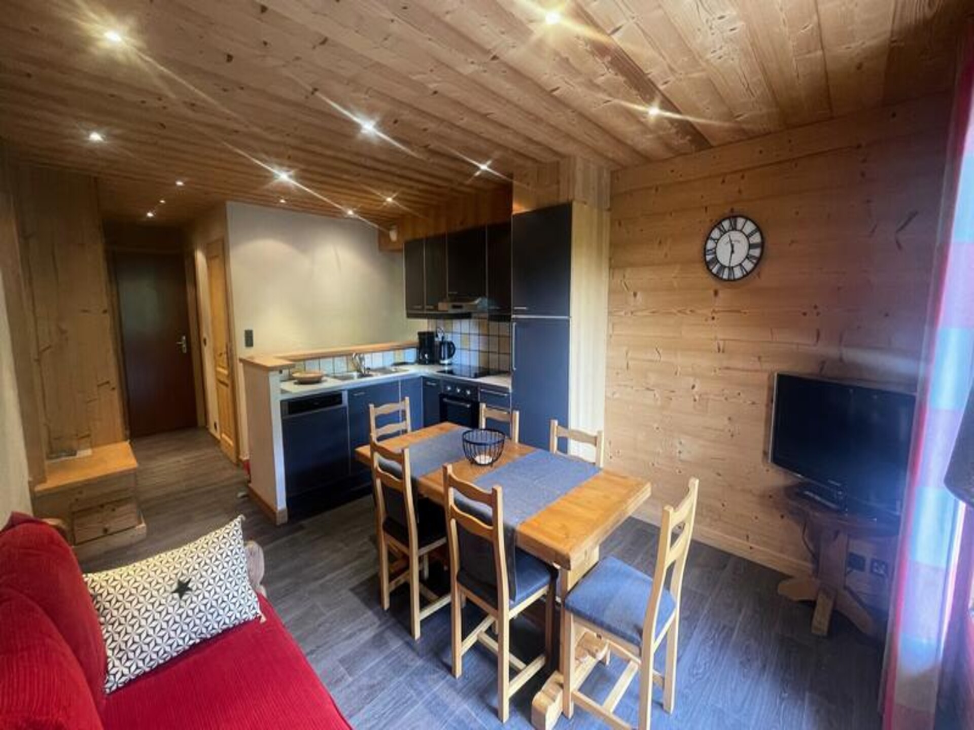 Zonnig appartement op 500m van de piste met bergzicht in Le Grand Bornand - foto 2