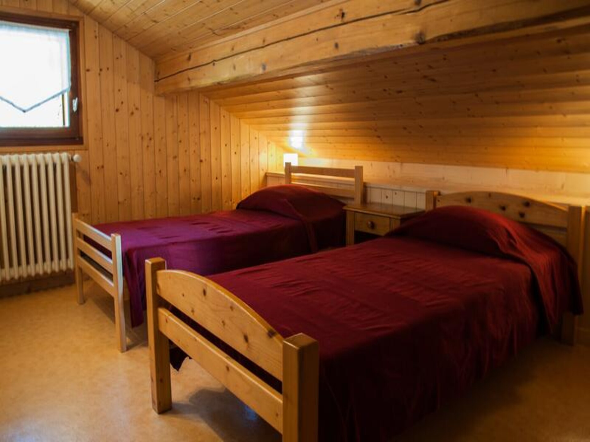 Ruim appartement met balkon en uitzicht op de Aravis, vlakbij centrum Grand-Bornand - foto 7