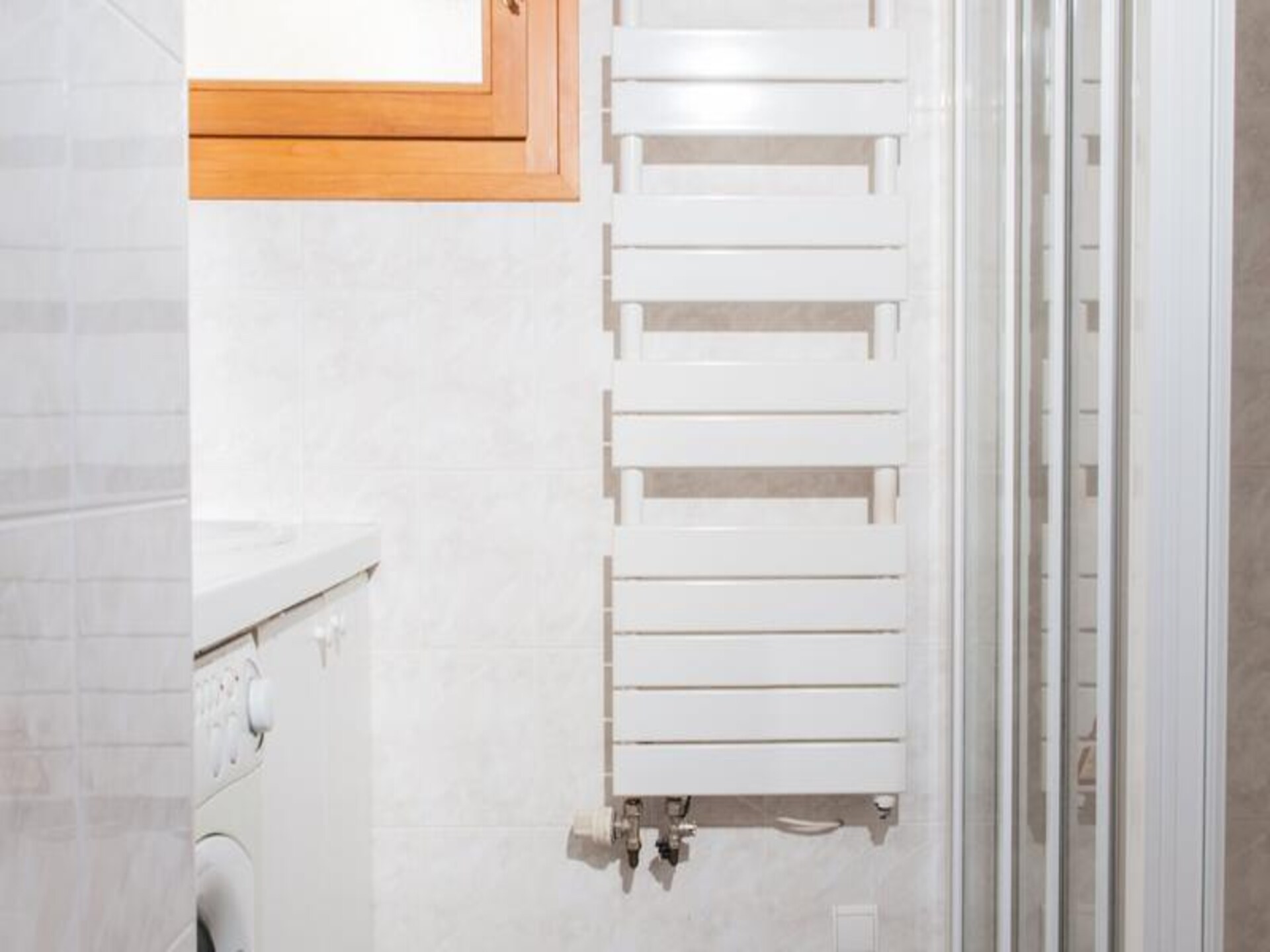 Ruim appartement met balkon en uitzicht op de Aravis, vlakbij centrum Grand-Bornand - foto 9