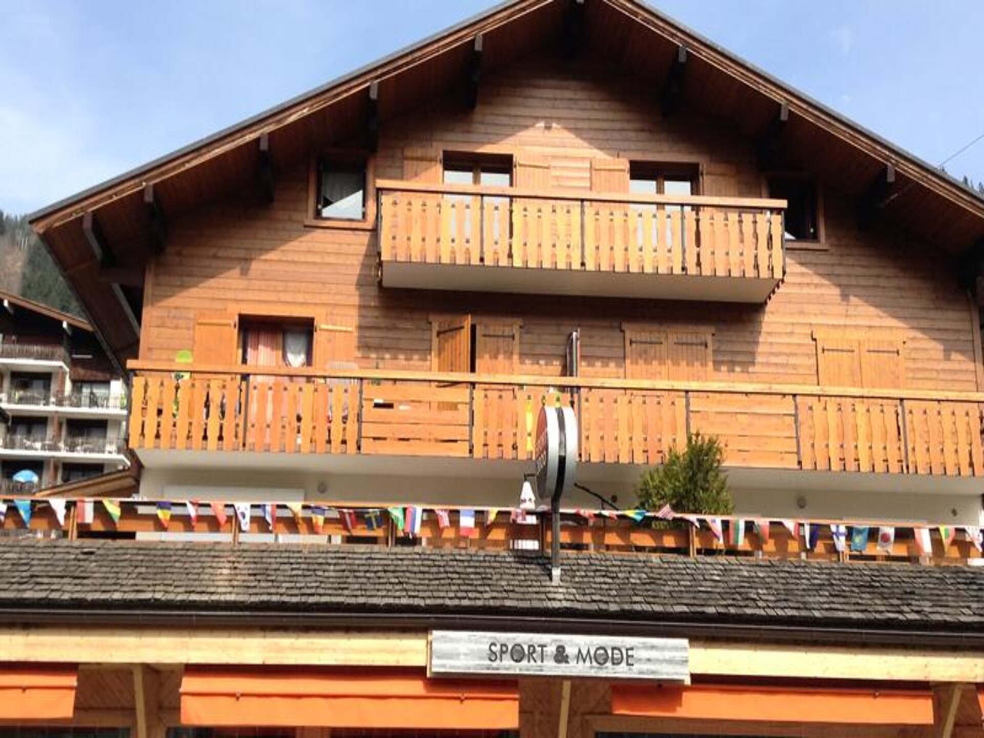 Ruim appartement met balkon en uitzicht op de Aravis, vlakbij centrum Grand-Bornand - foto 12