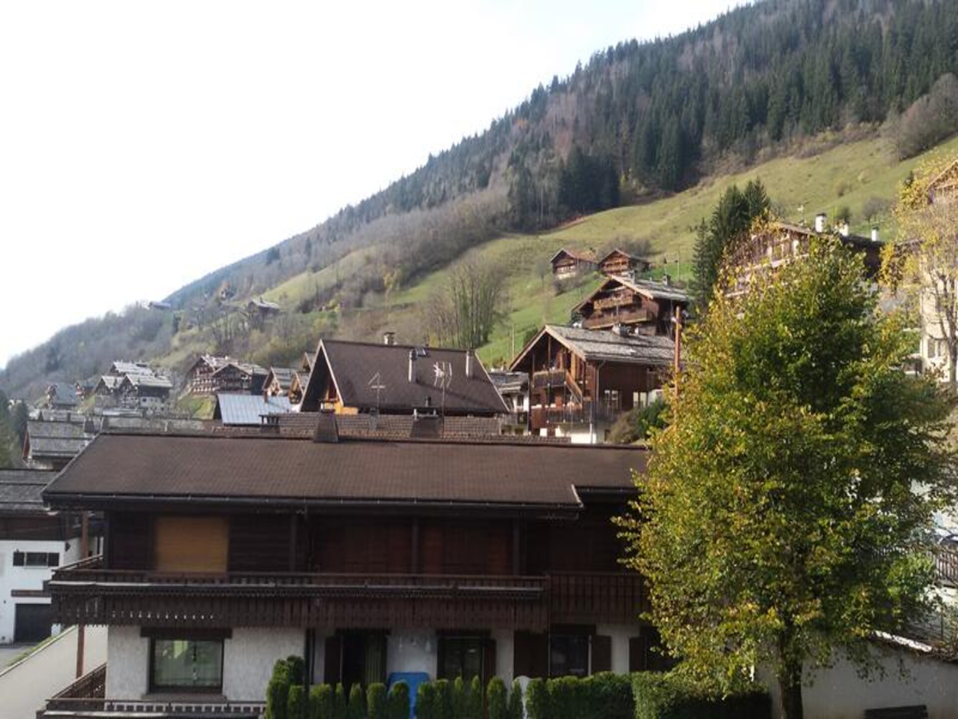Ruim appartement voor 8 in Grand-Bornand, vlakbij dorpscentrum en skipistes - foto 12