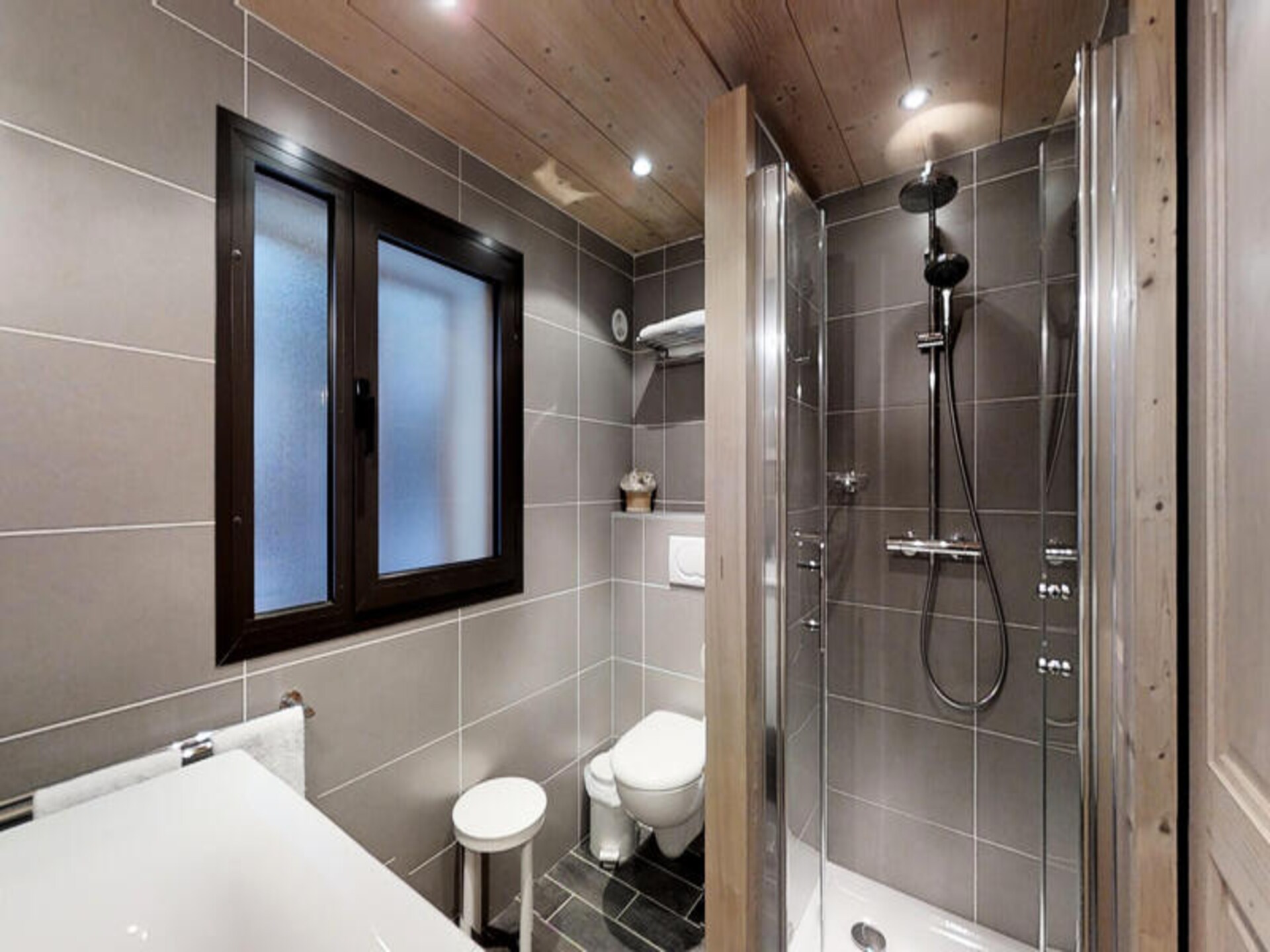 Ruim appartement voor 9 personen aan de pistes in Le Grand Bornand - foto 13