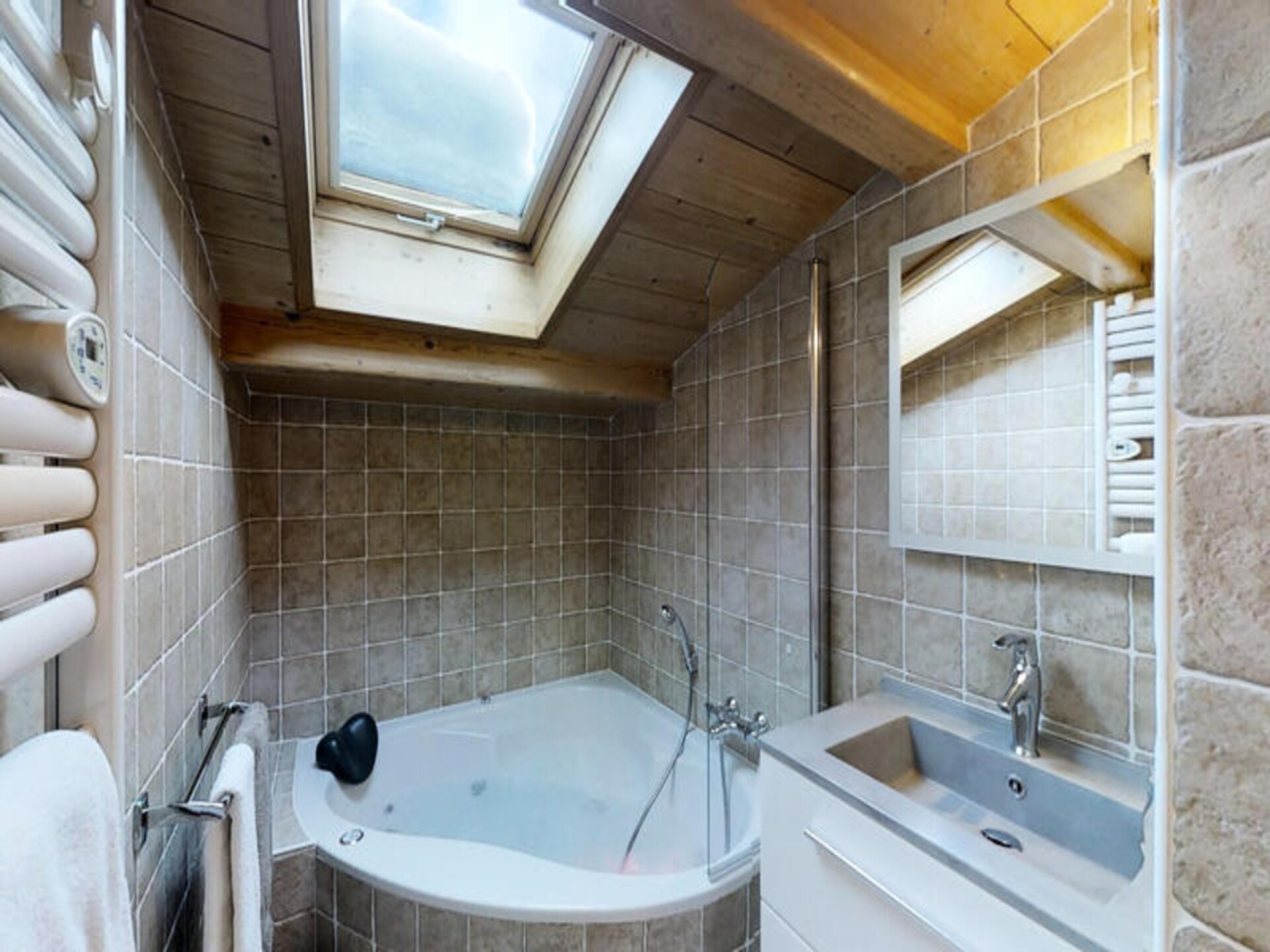 Authentiek appartement in Chinaillon, direct bij de piste en met gedeelde tuin - foto 11