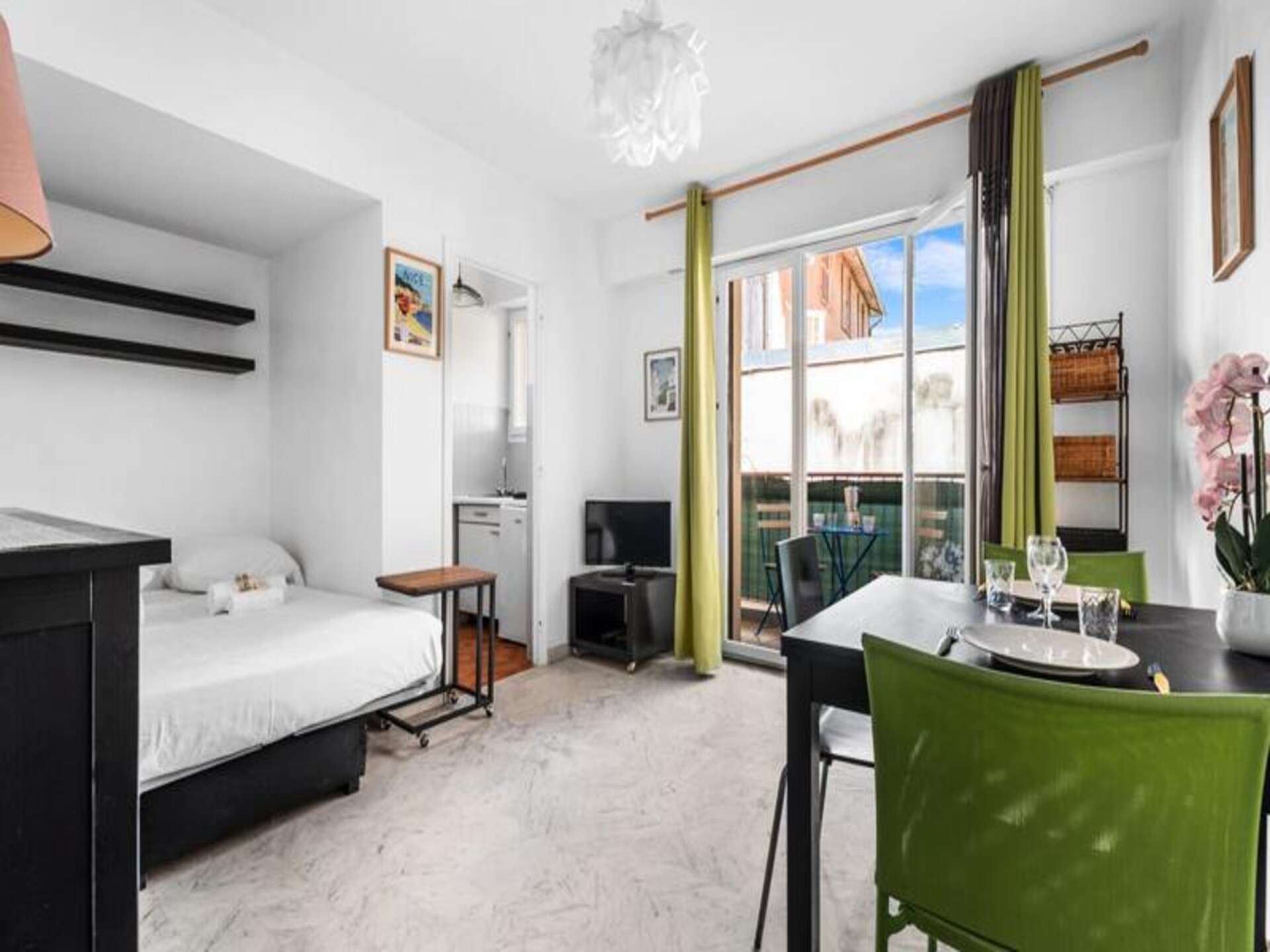 Lichte studio met balkon in hartje Nice, vlakbij tram en markt - foto 5