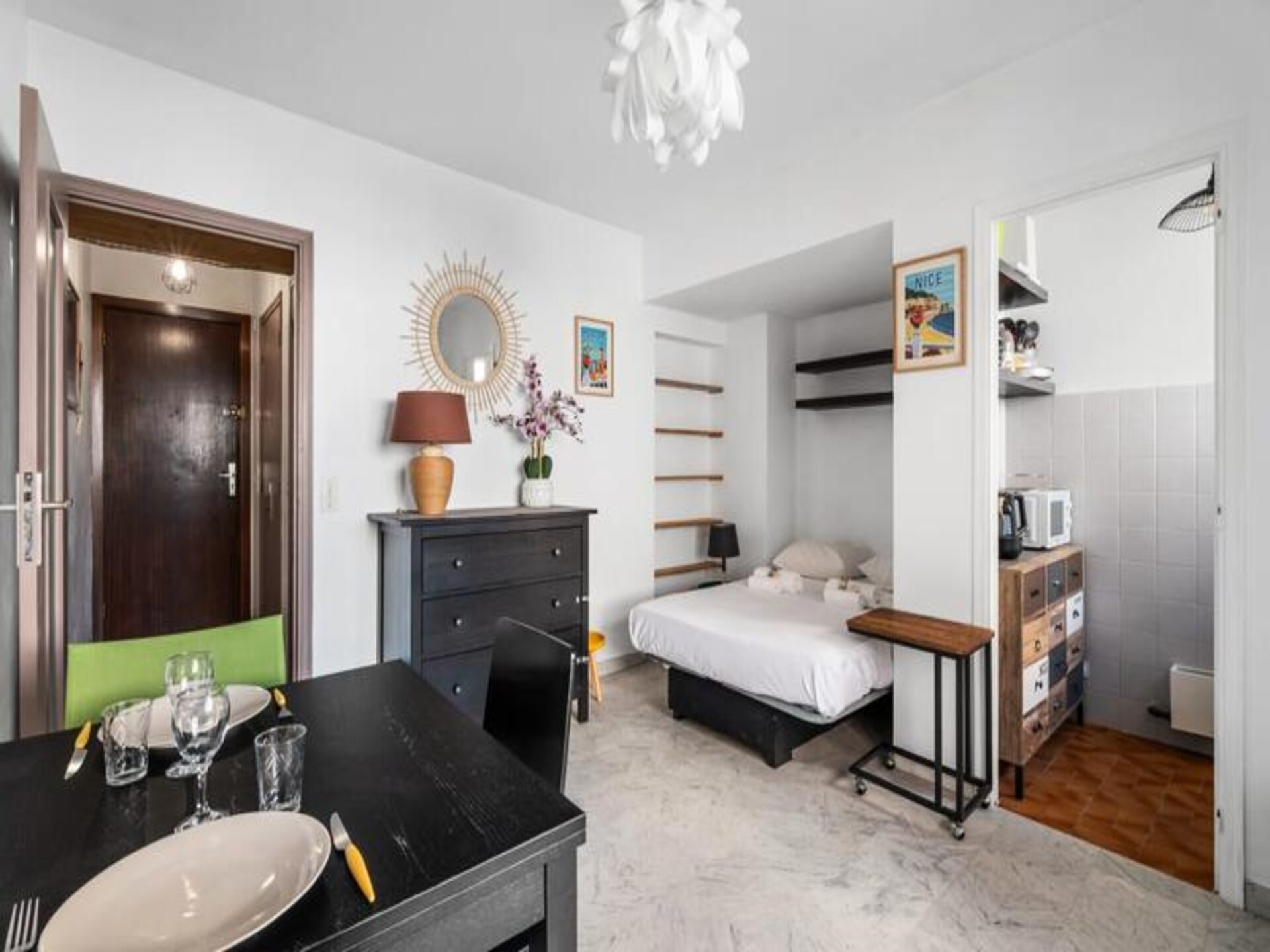 Lichte studio met balkon in hartje Nice, vlakbij tram en markt - foto 8
