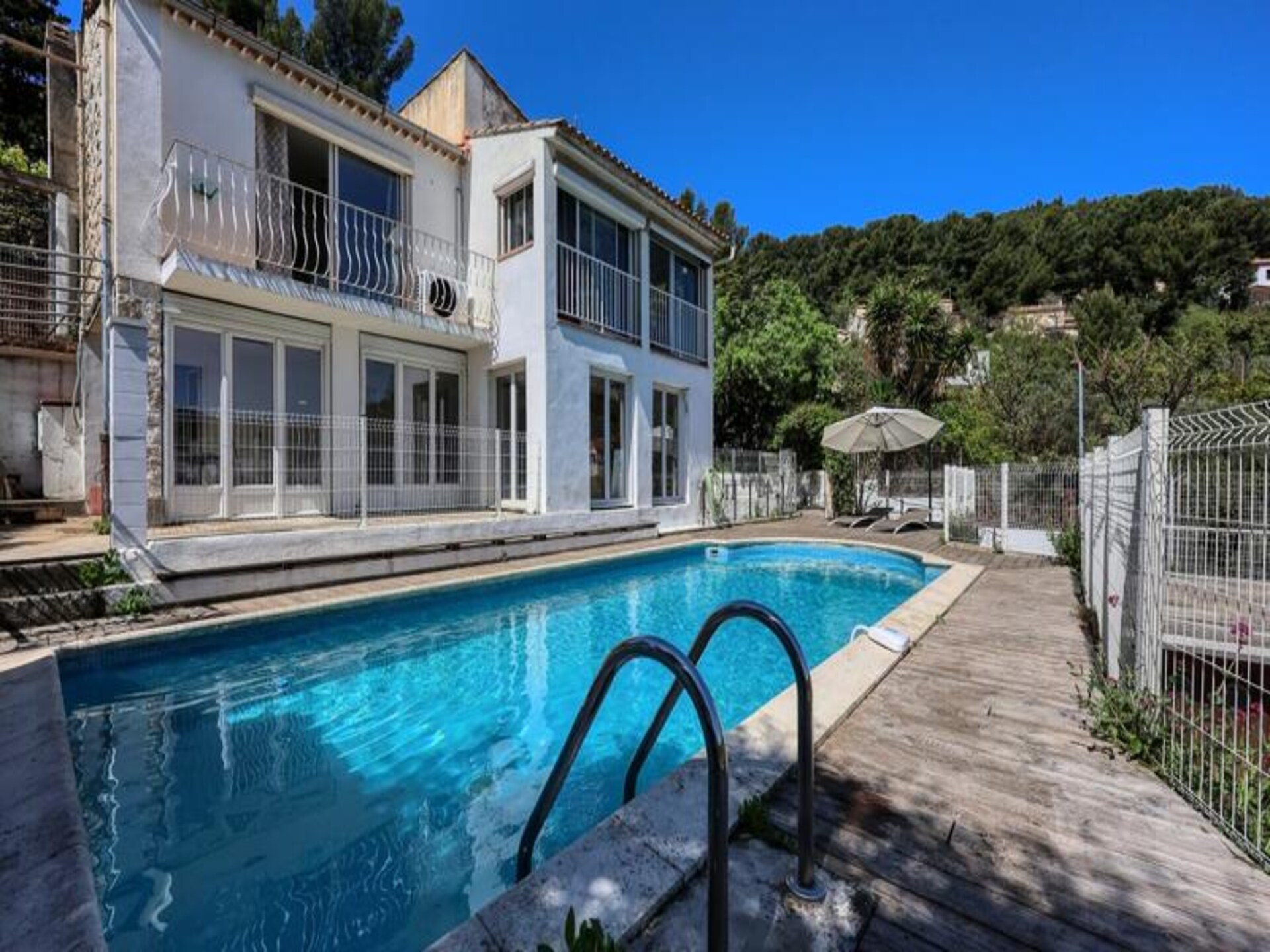 Villa Helvétie: Luxe appartement met privézwembad en uitzicht op Mont Faron - foto 1