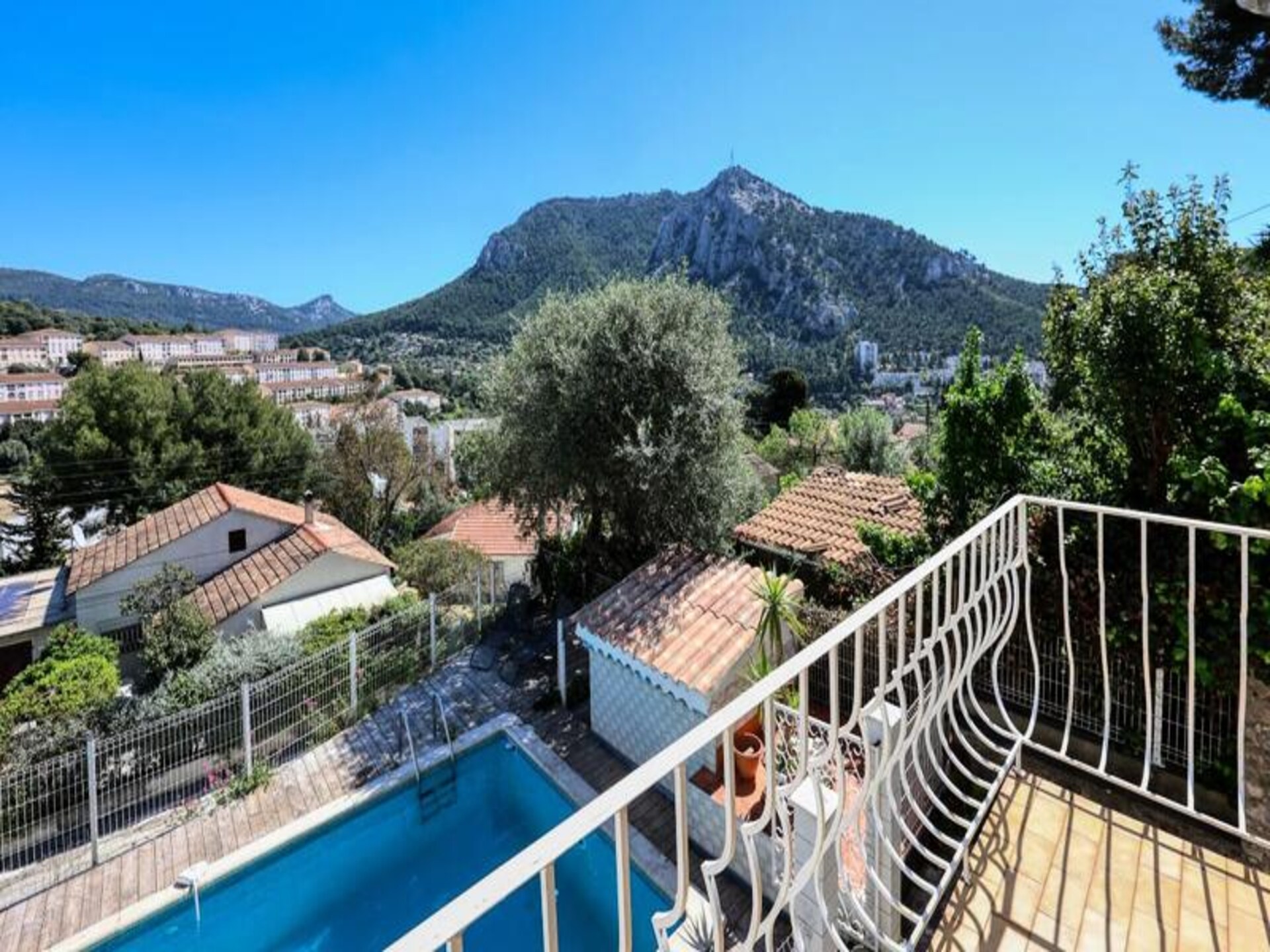 Villa Helvétie: Luxe appartement met privézwembad en uitzicht op Mont Faron - foto 21