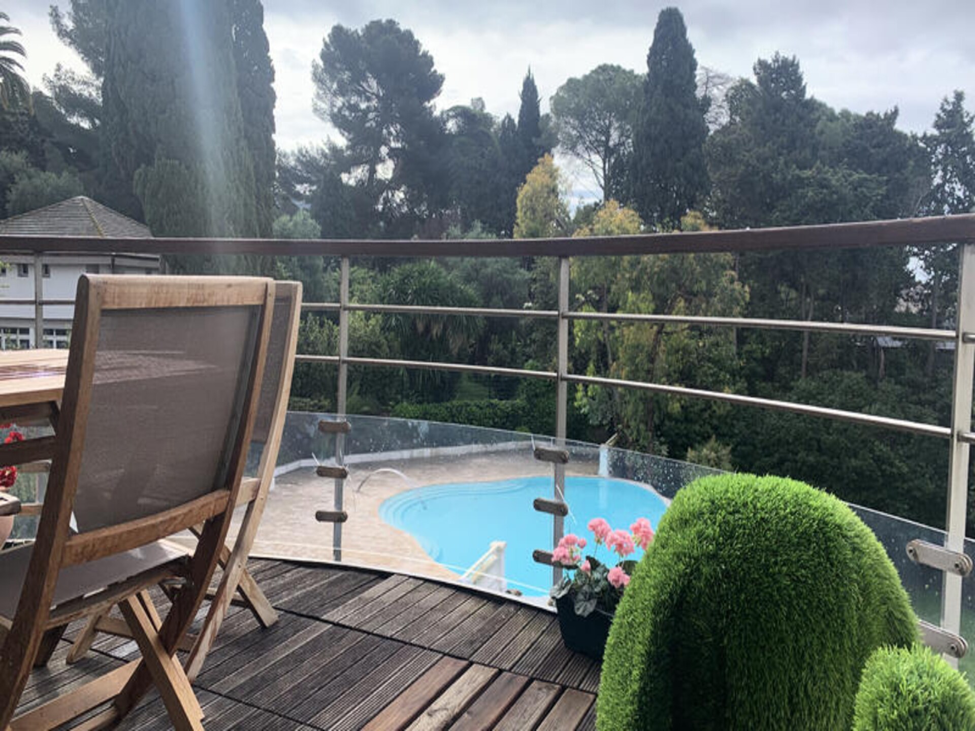 Licht appartement met balkon en zwembad in Cannes - foto 22
