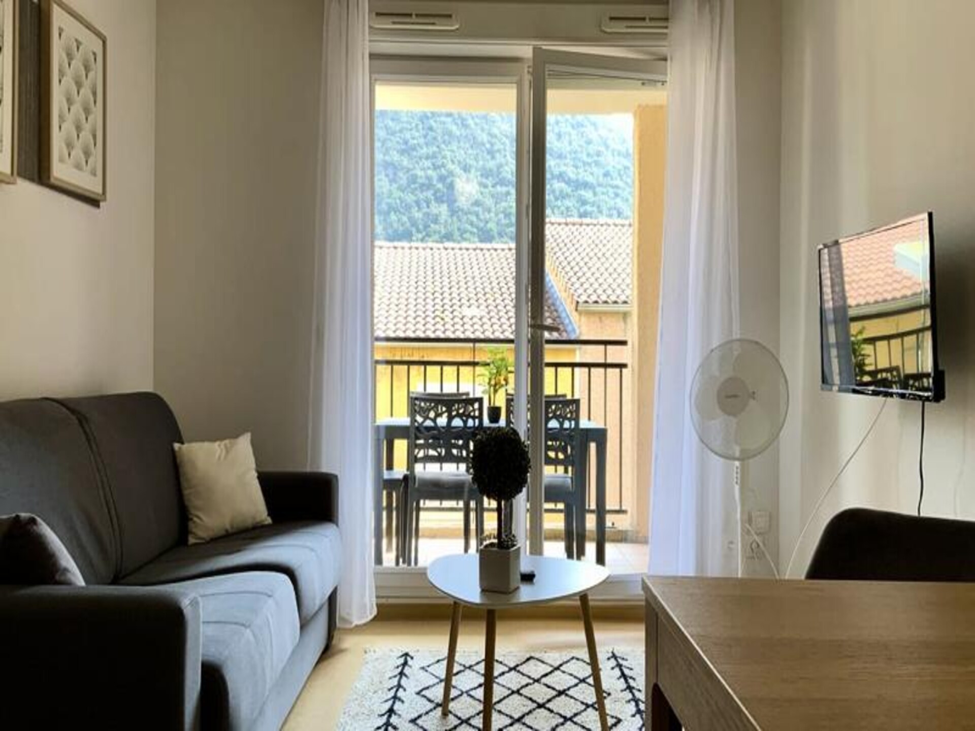 Rustiek appartement voor 5 bij de Thermen van Avène, met zwembad en terras - foto 7