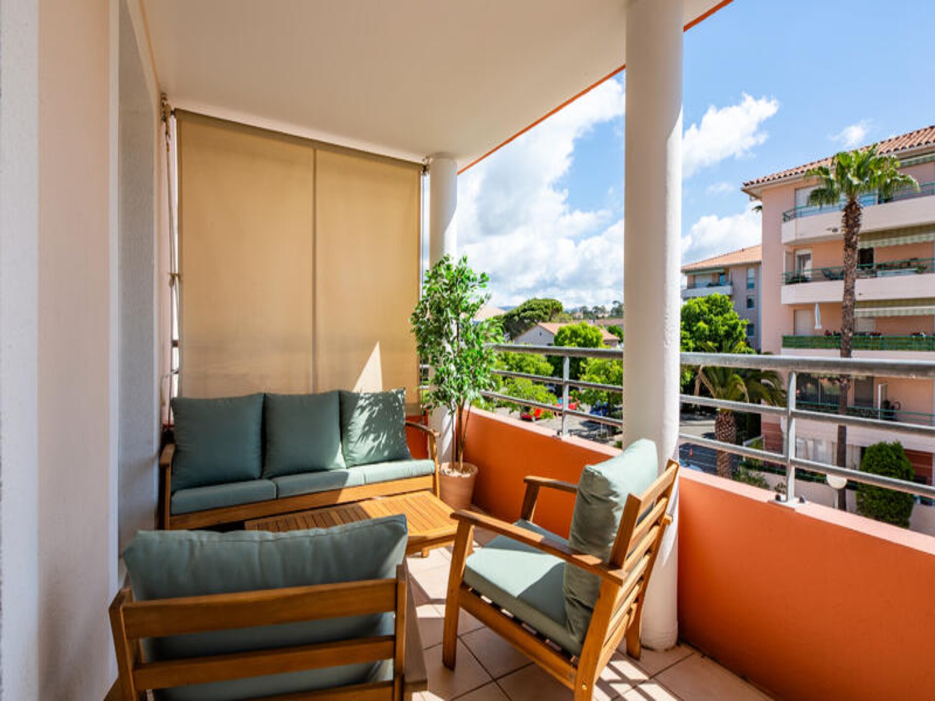 Licht appartement in Saint-Raphaël met terras, zwembad en garage - foto 4