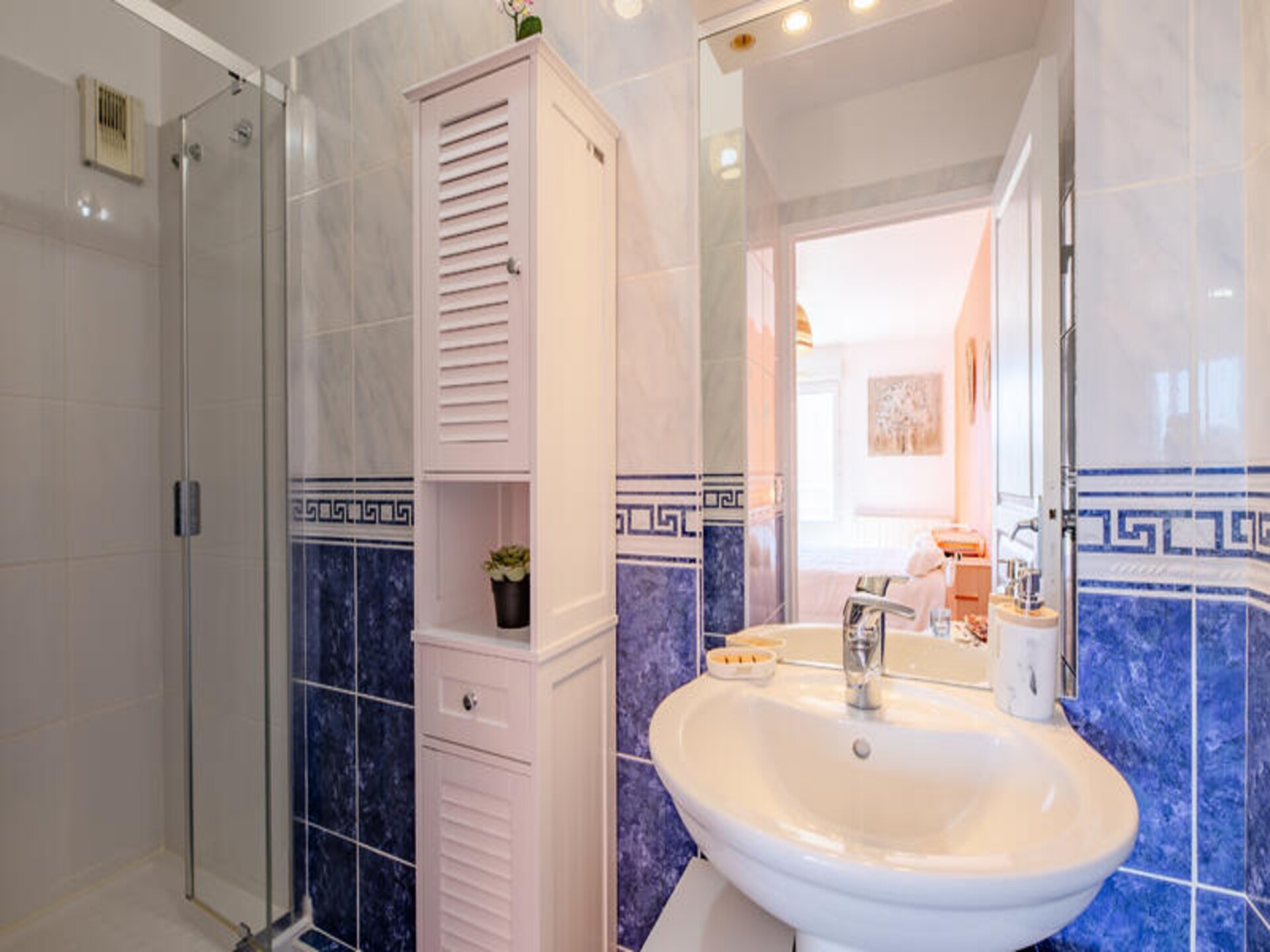 Licht appartement in Saint-Raphaël met terras, zwembad en garage - foto 15