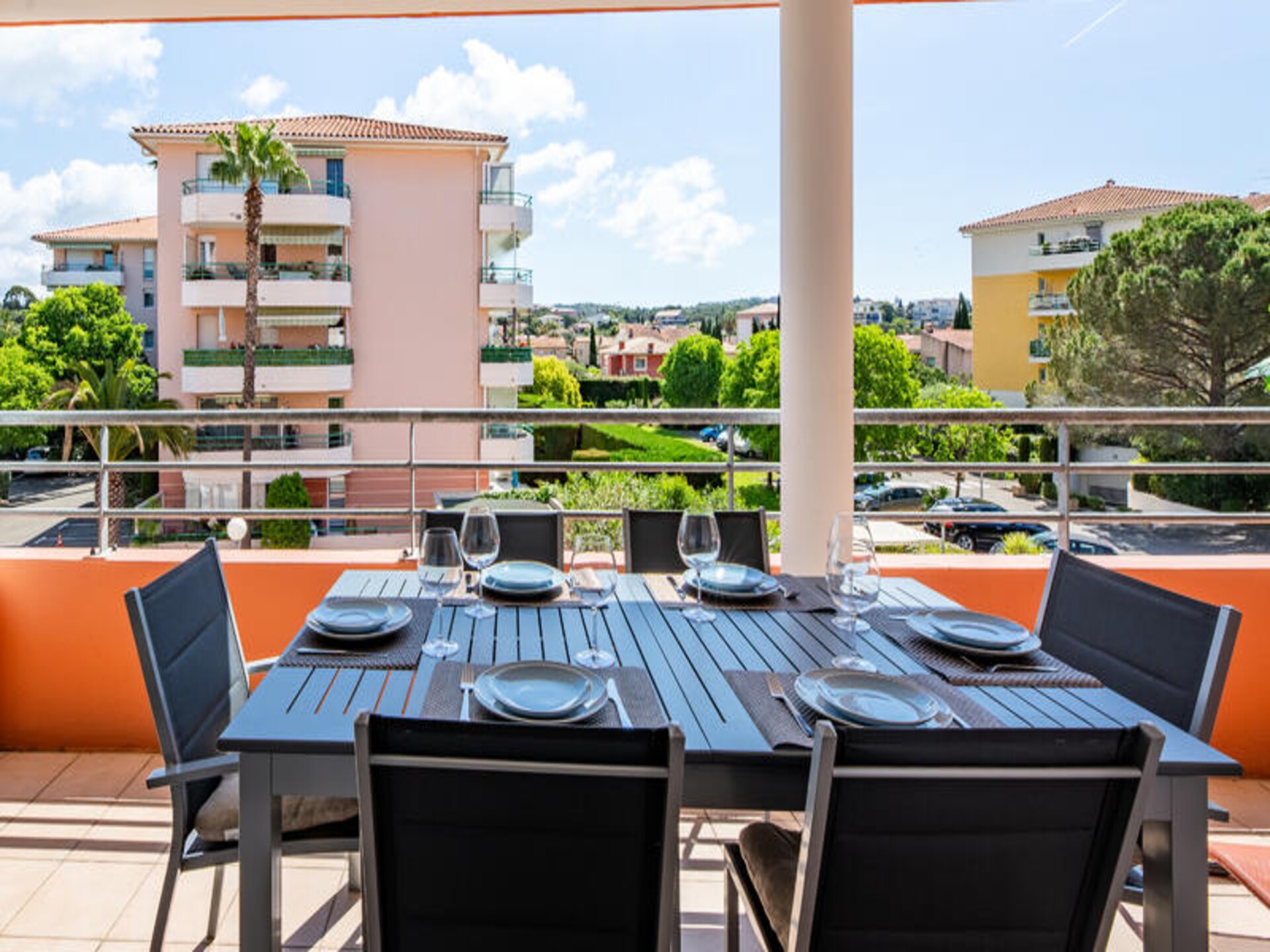 Licht appartement in Saint-Raphaël met terras, zwembad en garage - foto 18