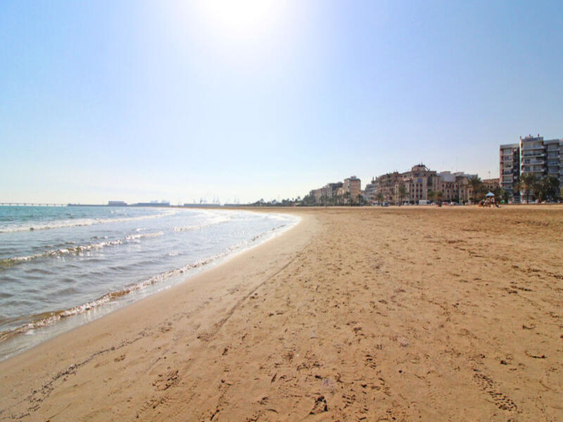 Licht appartement op 100 meter van het strand in Puerto de Sagunto - foto 26