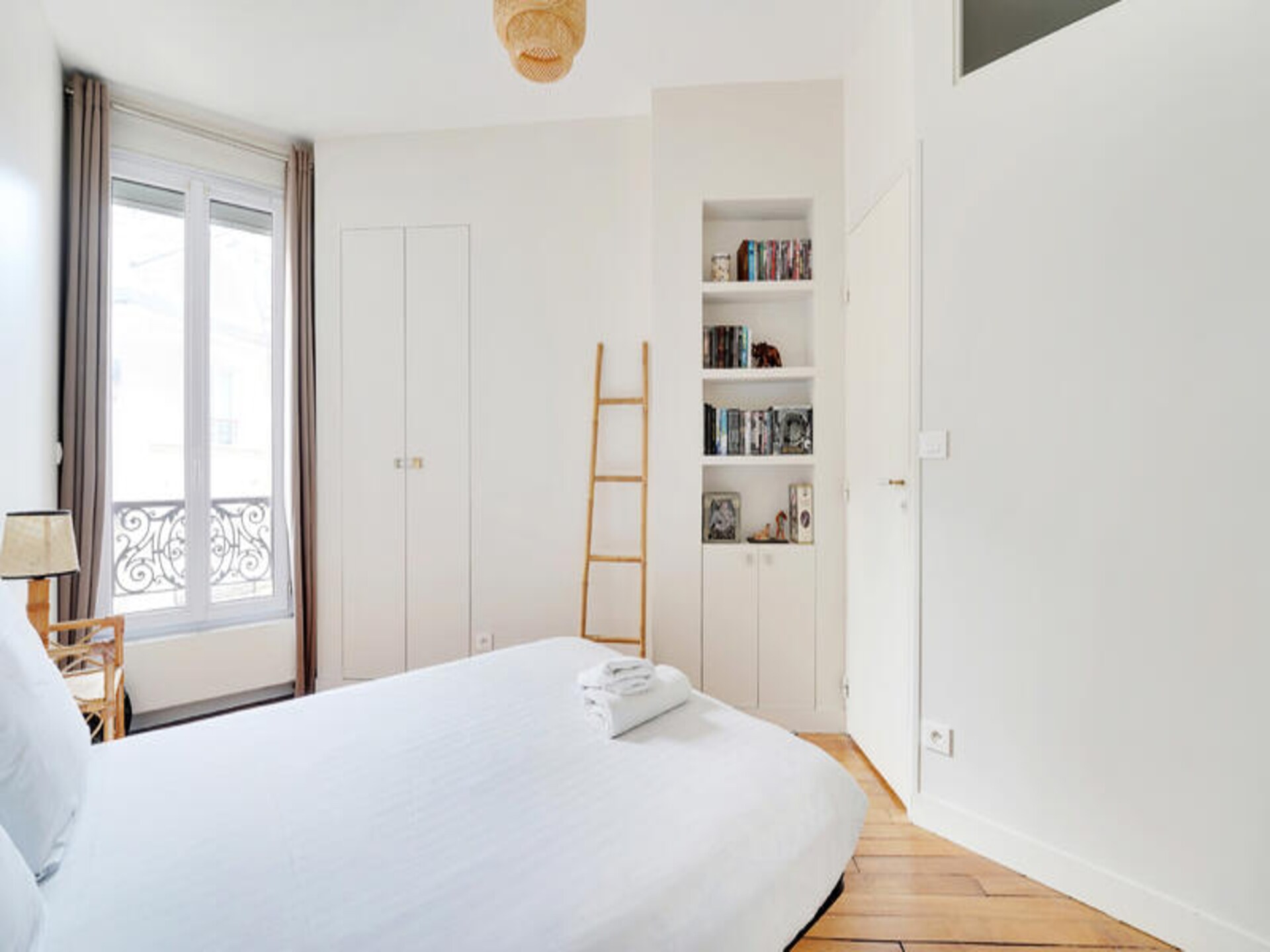 Ruim 2-slaapkamer appartement in de bruisende wijk Martyrs, Parijs - foto 3