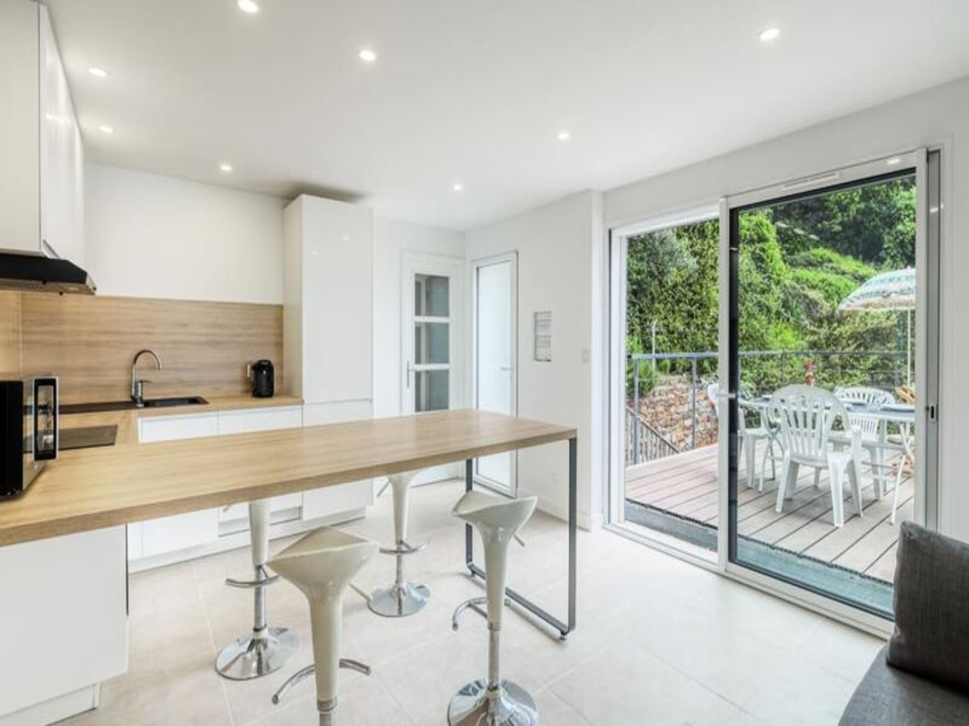 Gerenoveerd appartement met panoramisch zeezicht en groot balkon in Aiguebelle - foto 8