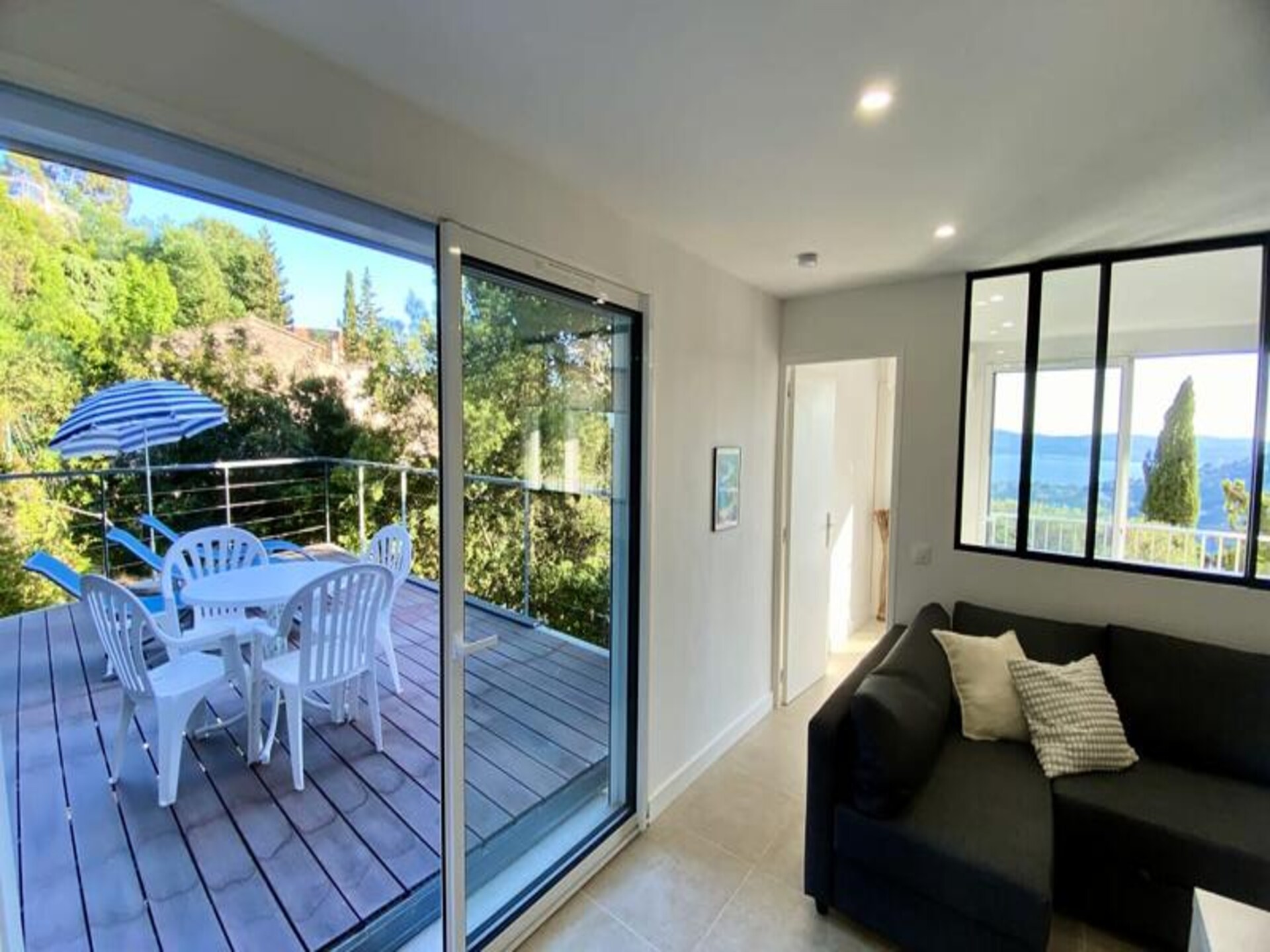 Gerenoveerd appartement met panoramisch zeezicht en groot balkon in Aiguebelle - foto 20