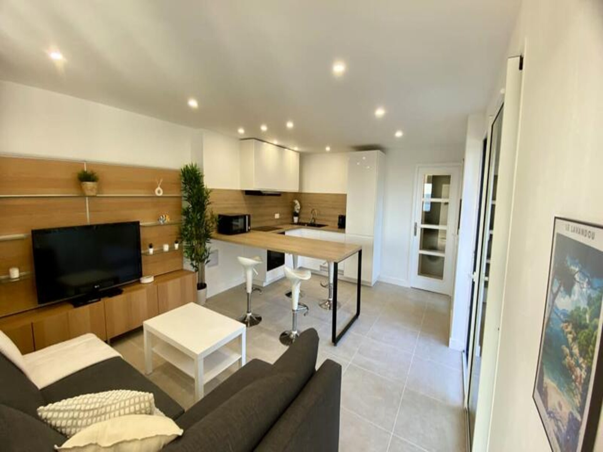 Gerenoveerd appartement met panoramisch zeezicht en groot balkon in Aiguebelle - foto 21