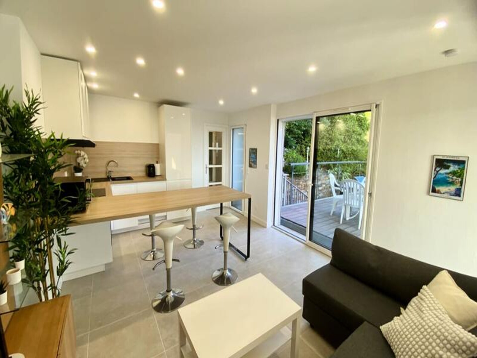 Gerenoveerd appartement met panoramisch zeezicht en groot balkon in Aiguebelle - foto 22