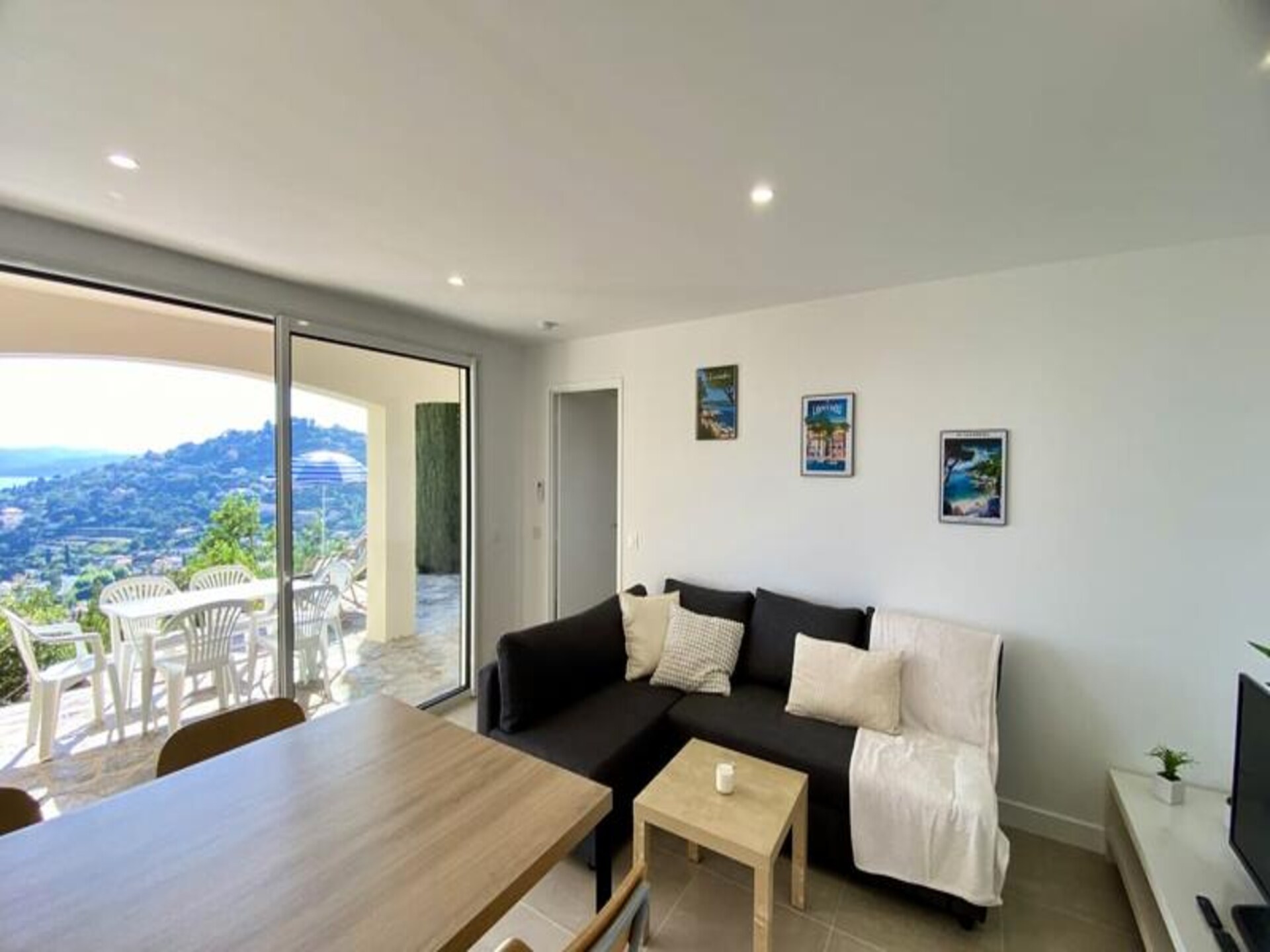 Licht appartement met terras en zeezicht op de heuvel van Aiguebelle - foto 10