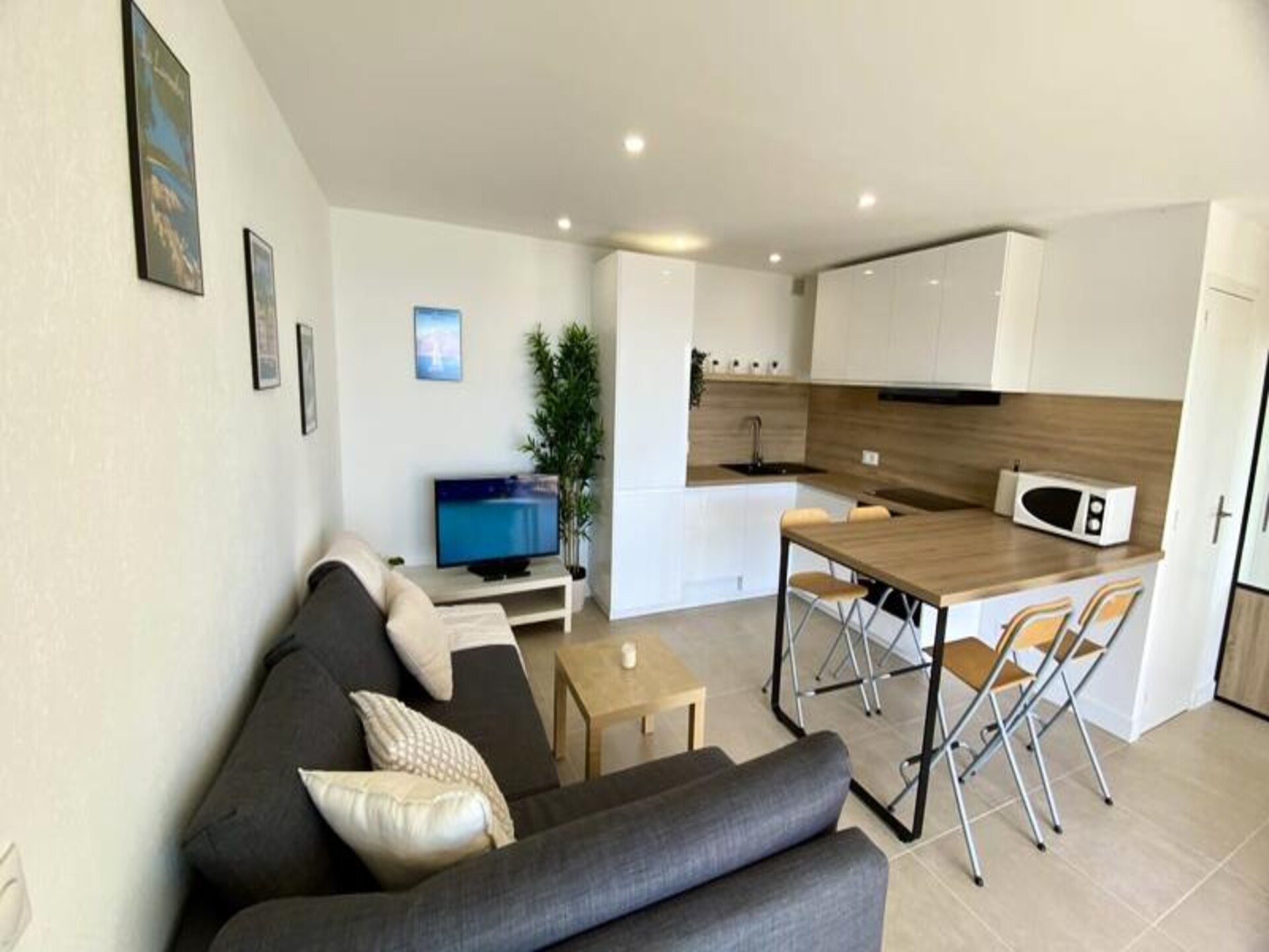 Licht appartement met terras en zeezicht op de heuvel van Aiguebelle - foto 17